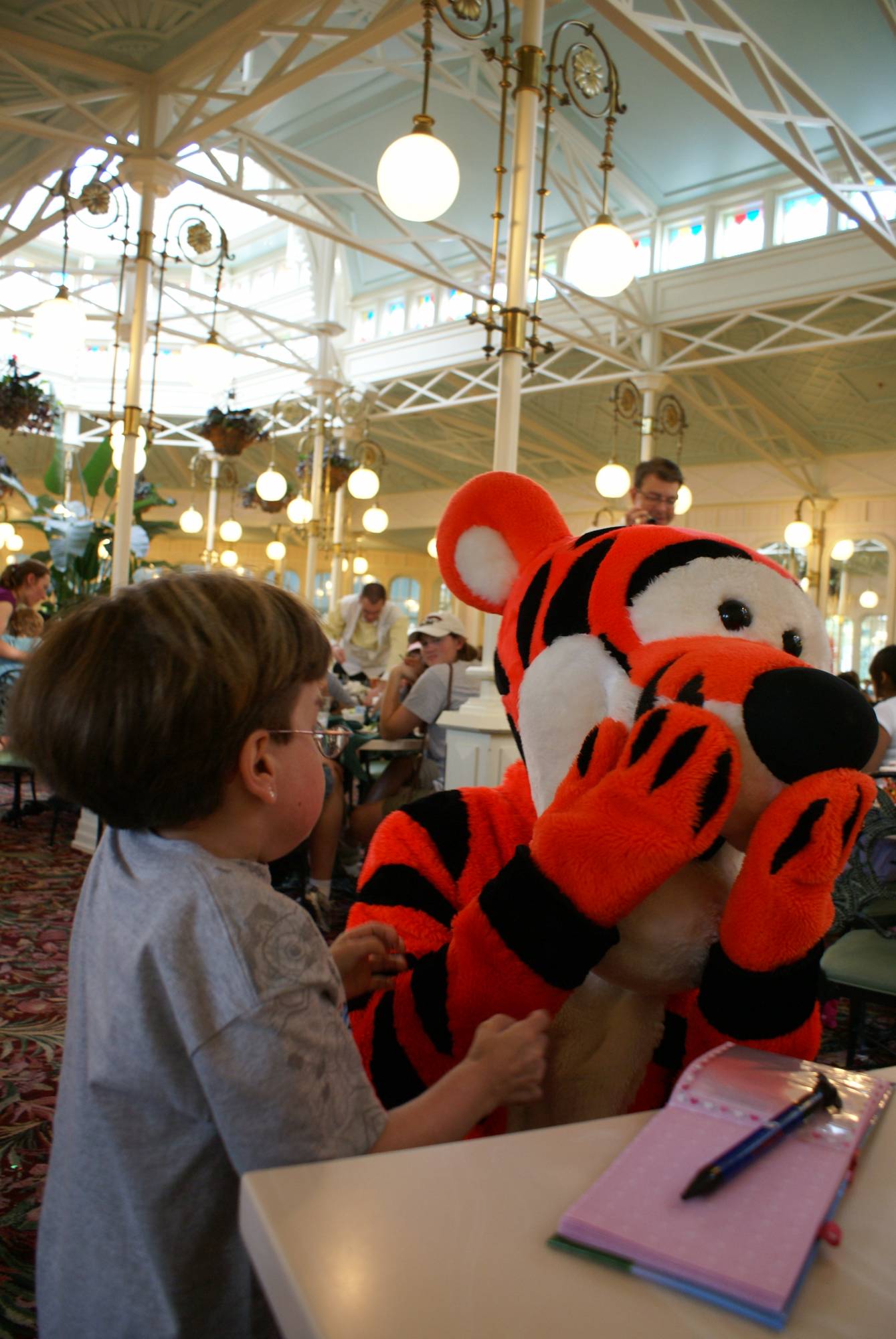 Magic Kingdom - Crystal Palace - Stefanie and Tigger