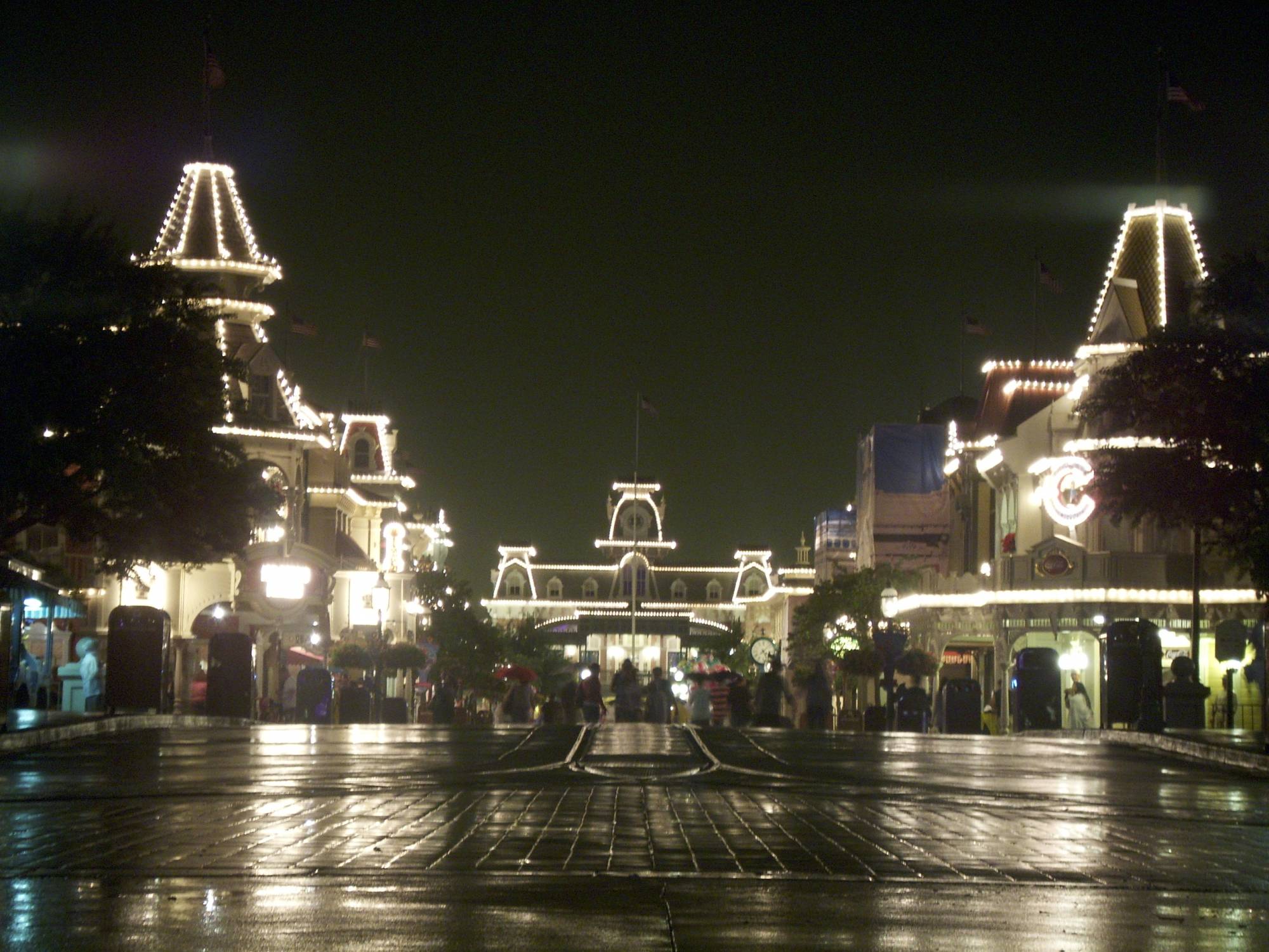 Magic Kingdom - Main Street after a day of rain