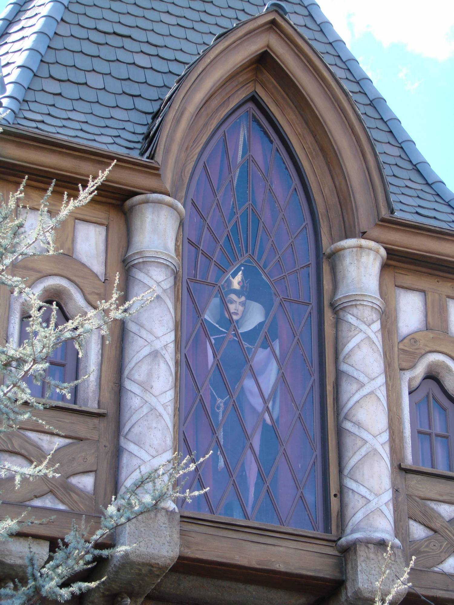 Disneyland - Snow White's Scary Adventures: Evil Queen