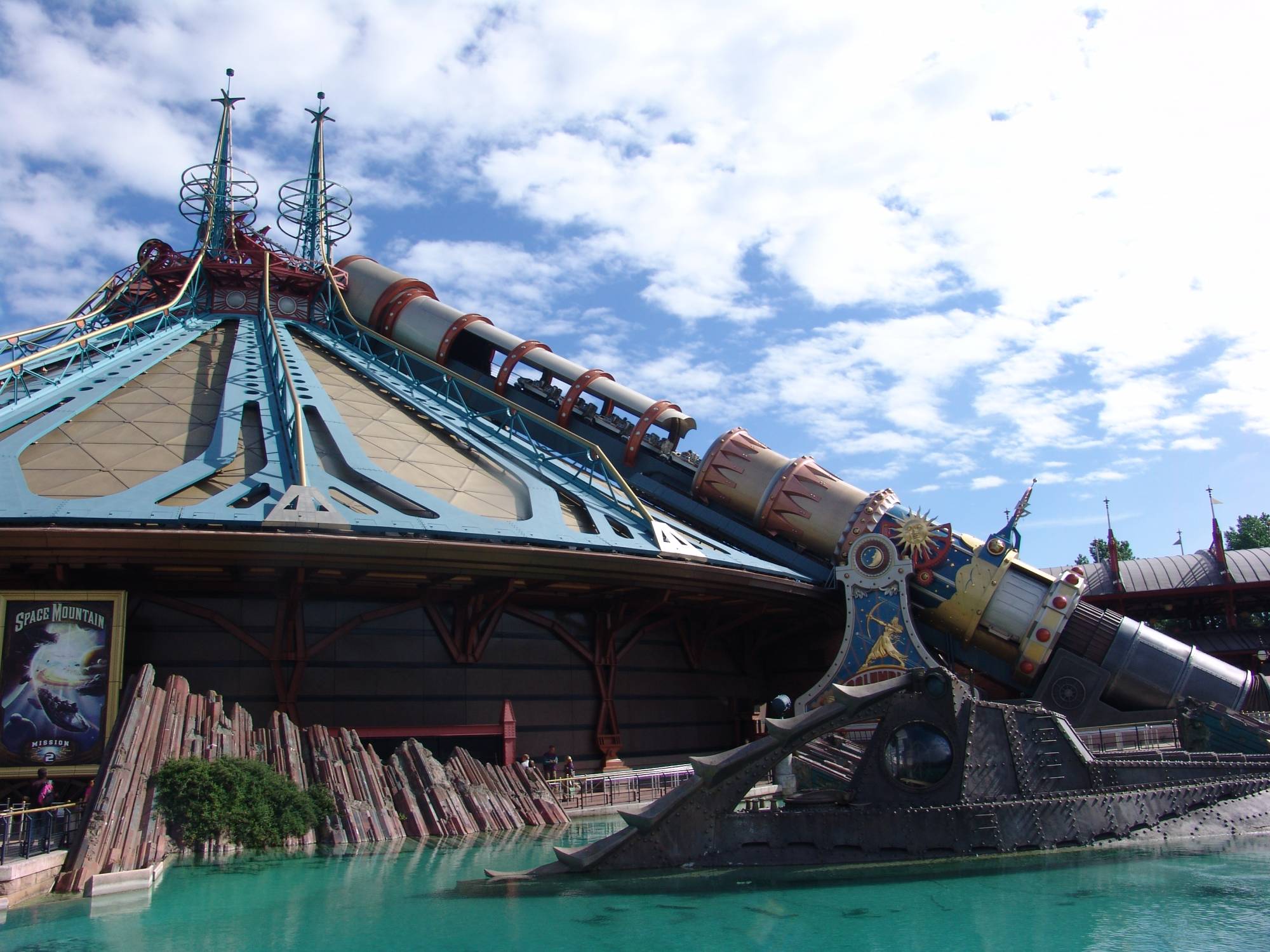 Disneyland Paris - Nautilus and Space Mountain