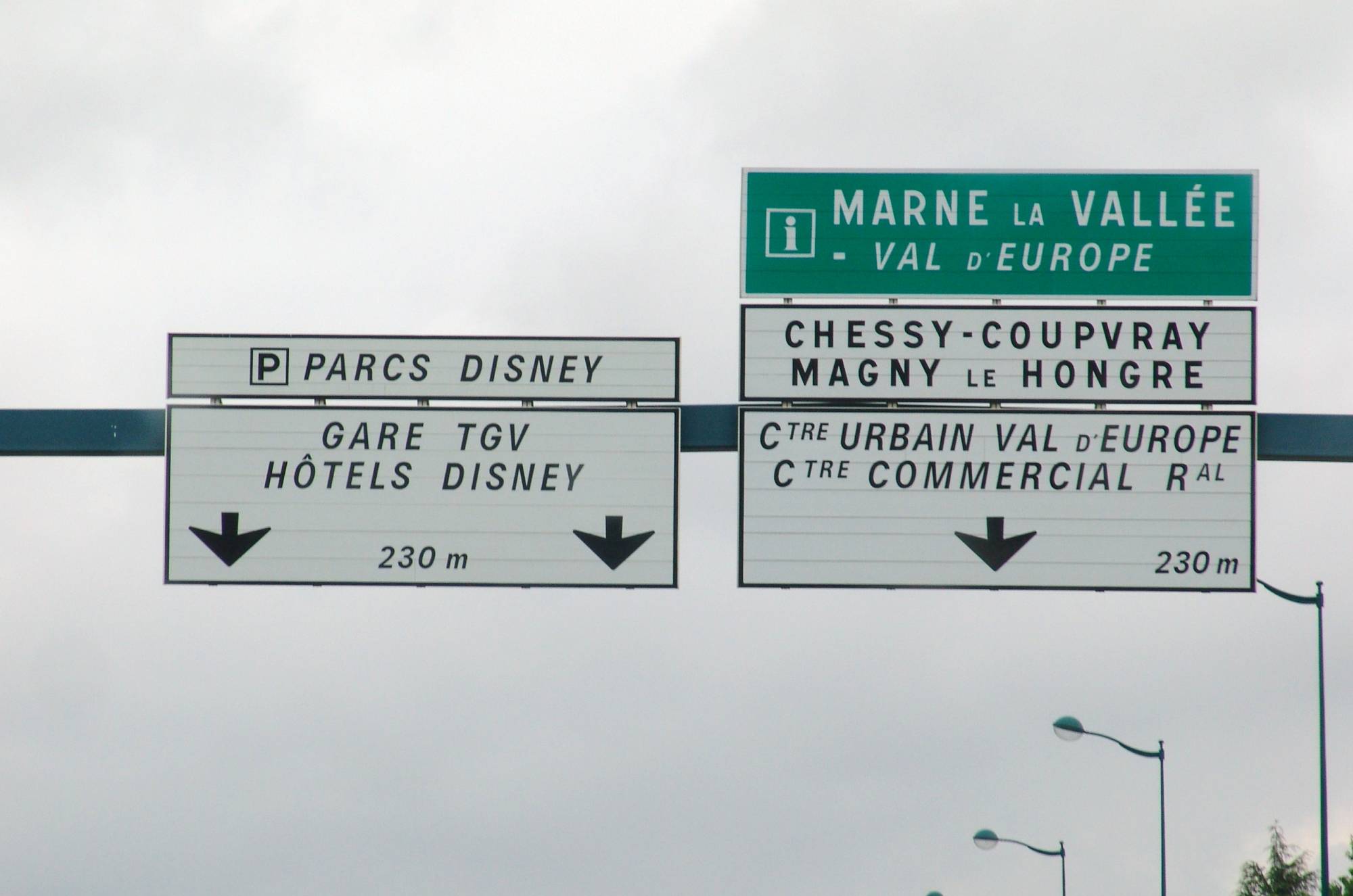 Disneyland Paris - signs