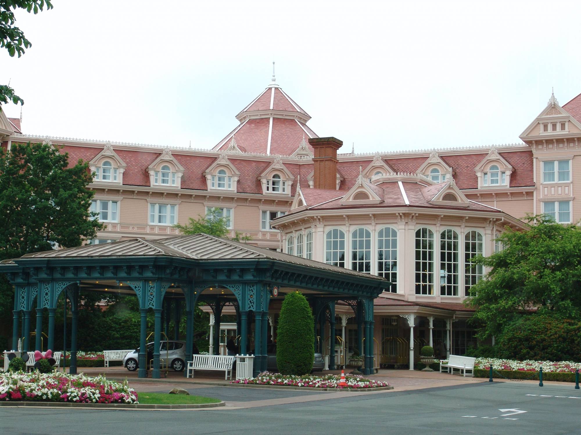 Disneyland Paris - Disneyland Hotel