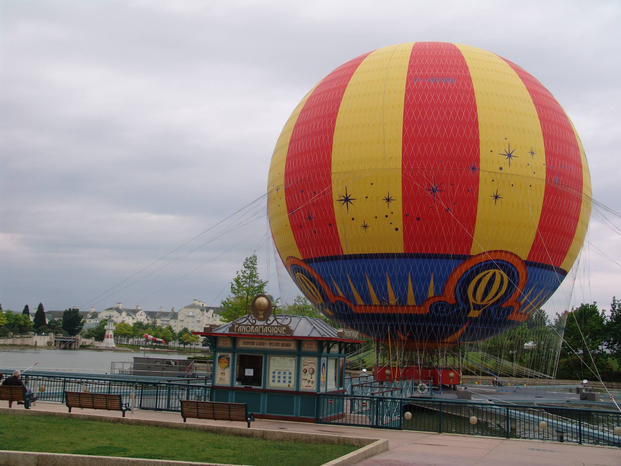 Disneyland Paris - PanoraMagique balloon