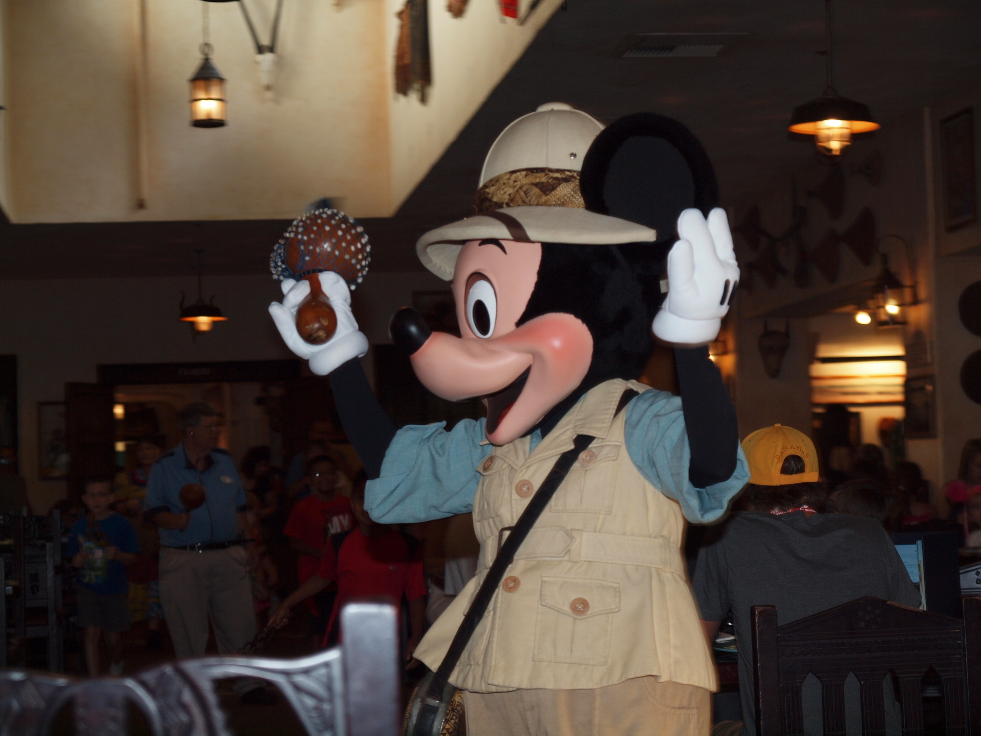 Animal Kingdom - Donald's Safari Breakfast Buffet - Mickey