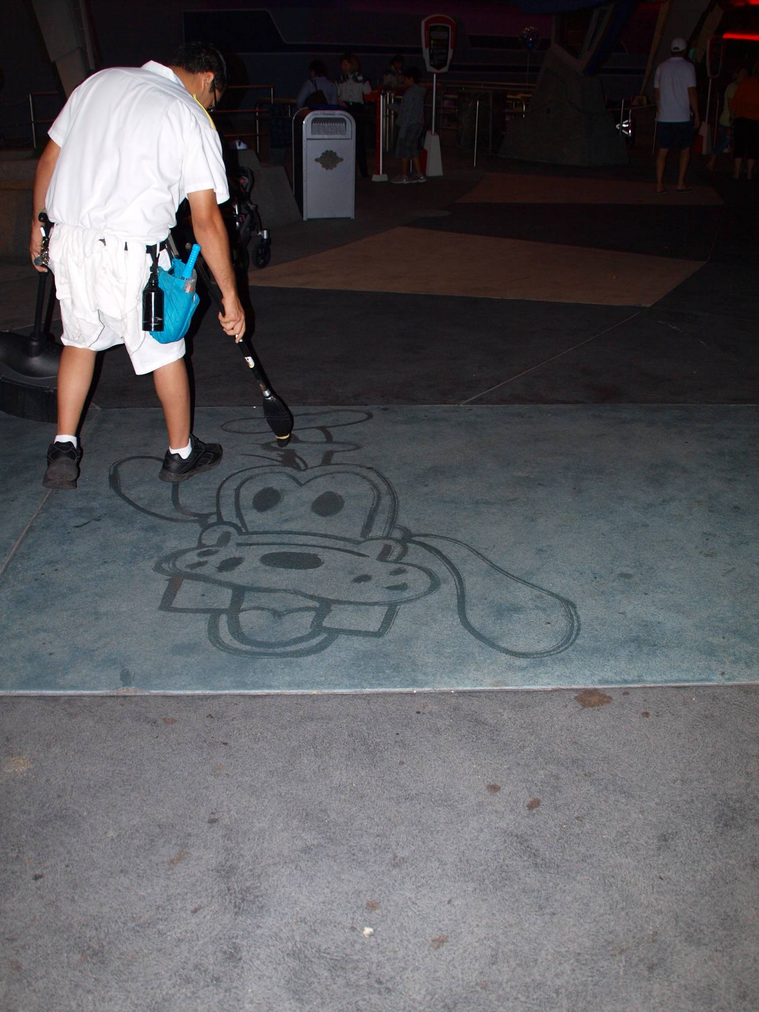 Sidewalk Painter during MNSSHP