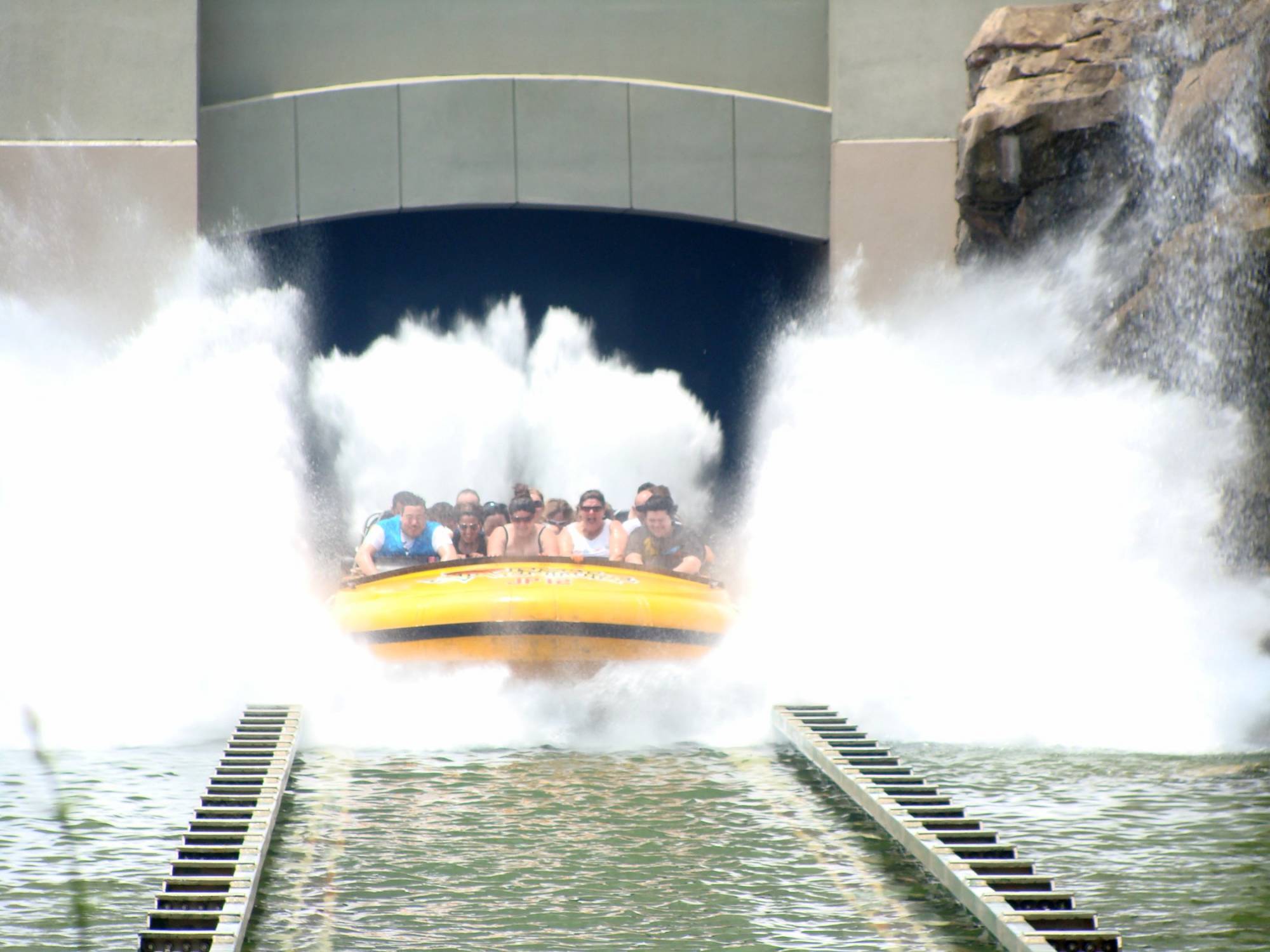 Jurassic Park River Adventure splashdown