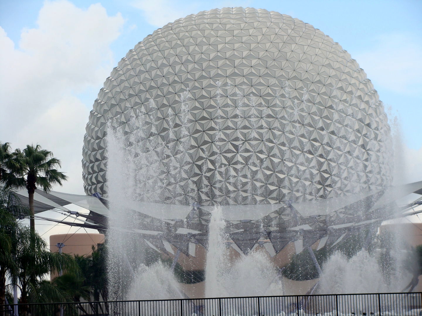 Spaceship Earth and Fountain of Nations