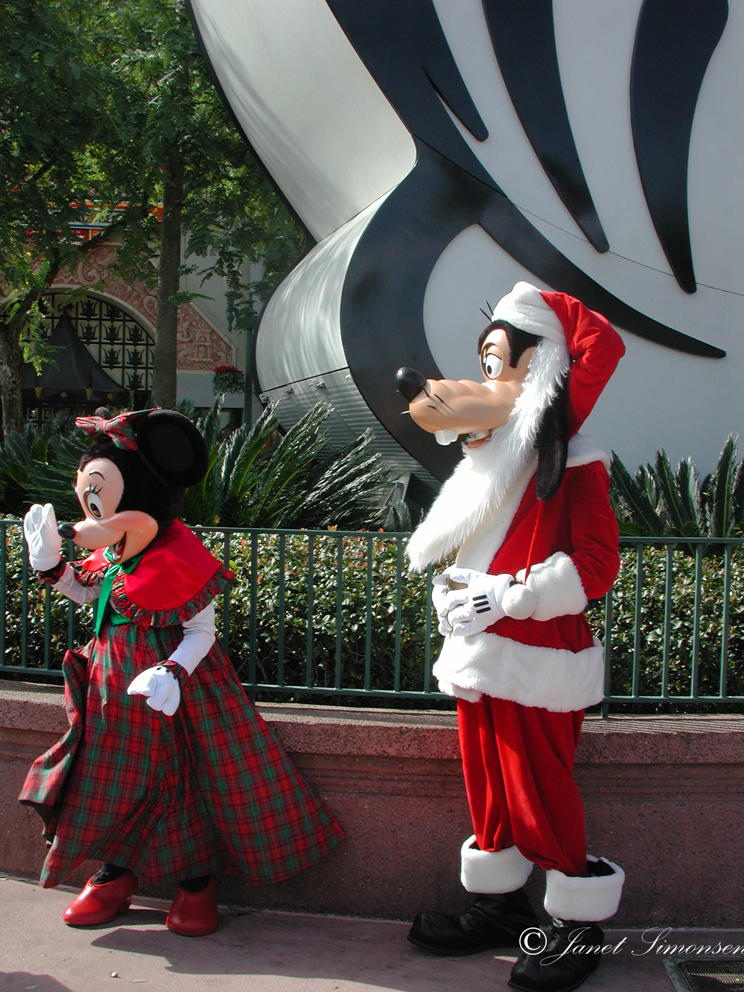 Disney Hollywood Studios - Goofy and Minnie