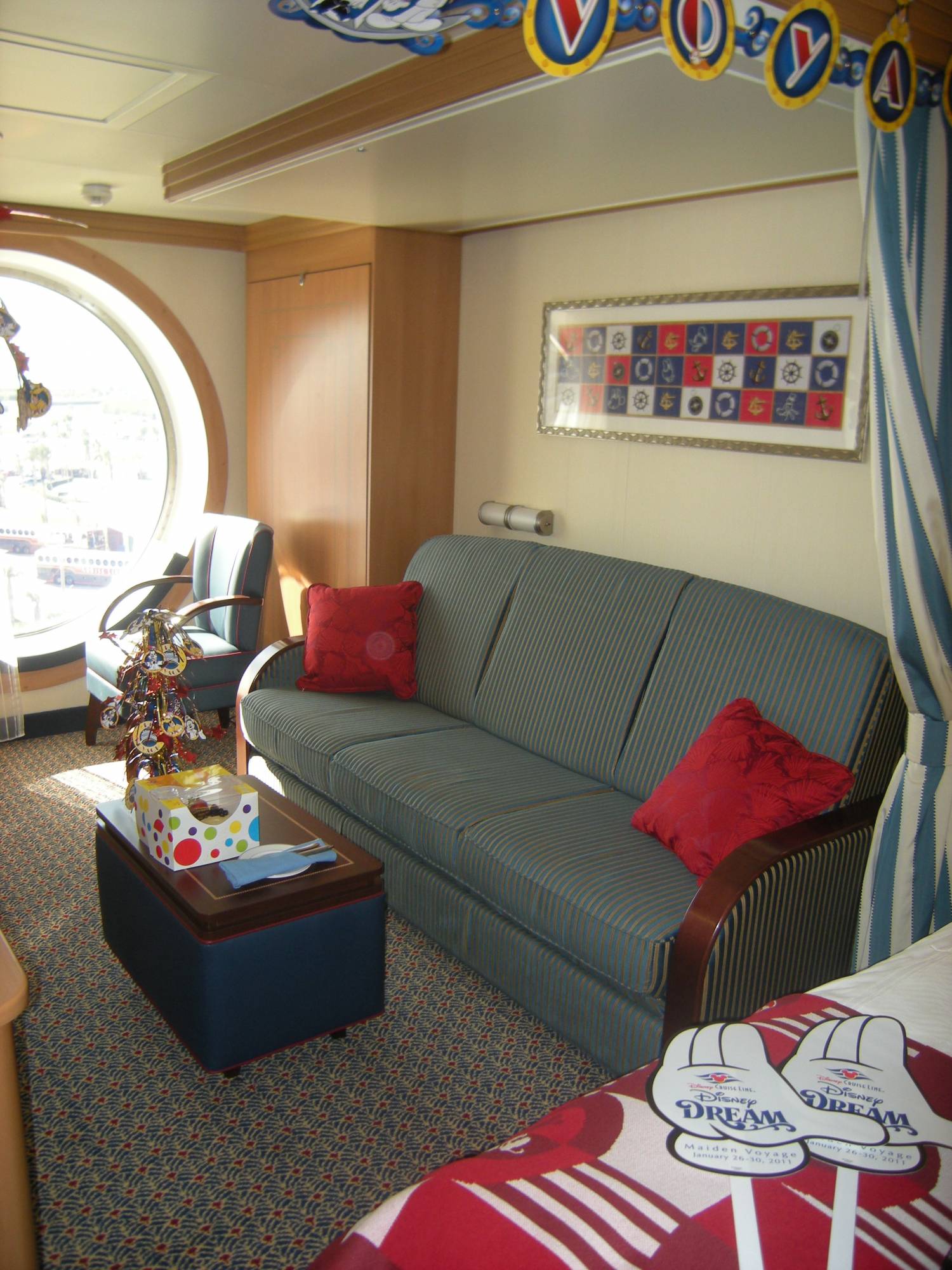 Disney Dream - Sitting Area in Family Oceanview Stateroom