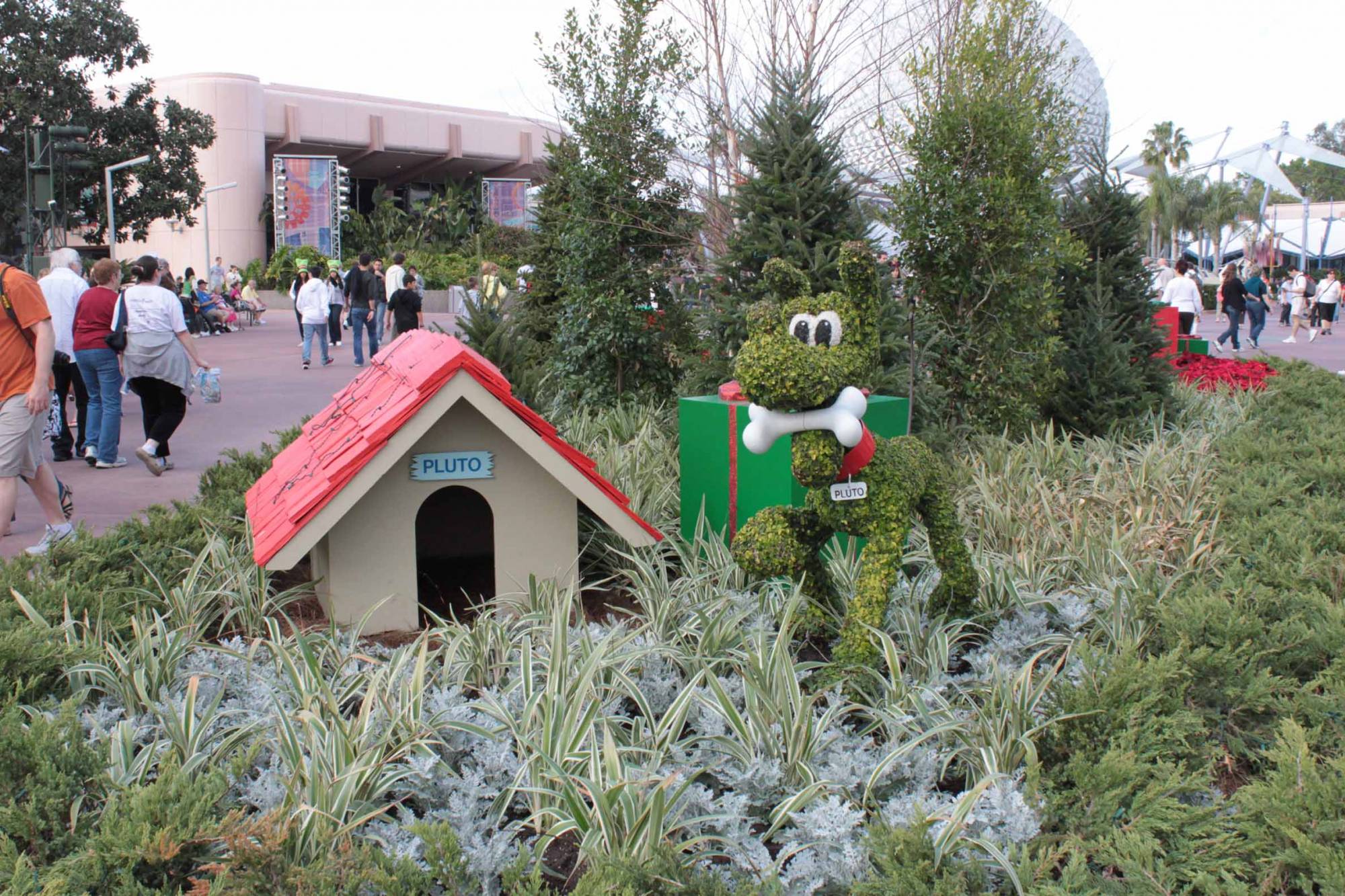 Pluto Christmas Topiary