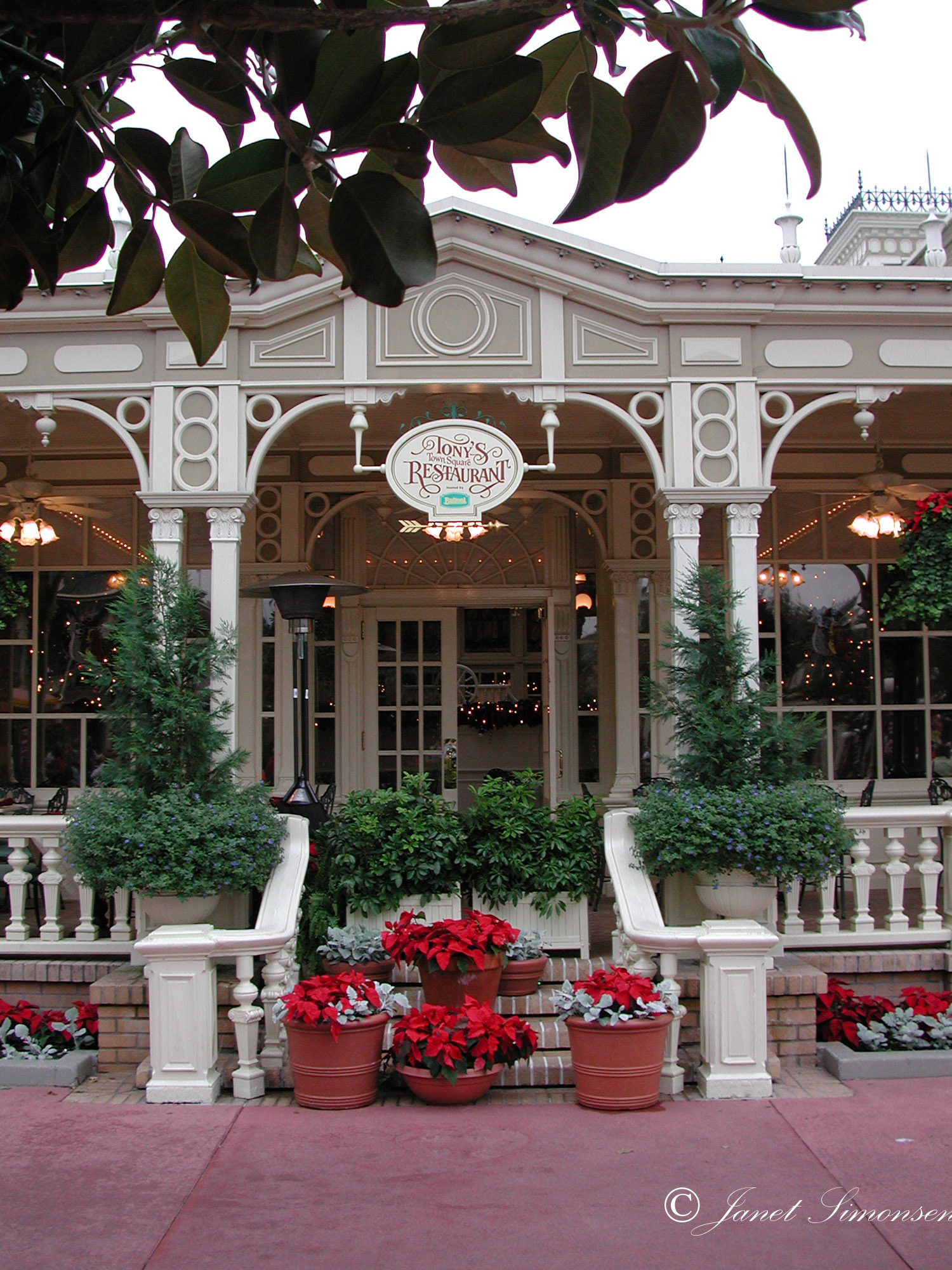 Magic Kingdom - Tony's Town Square