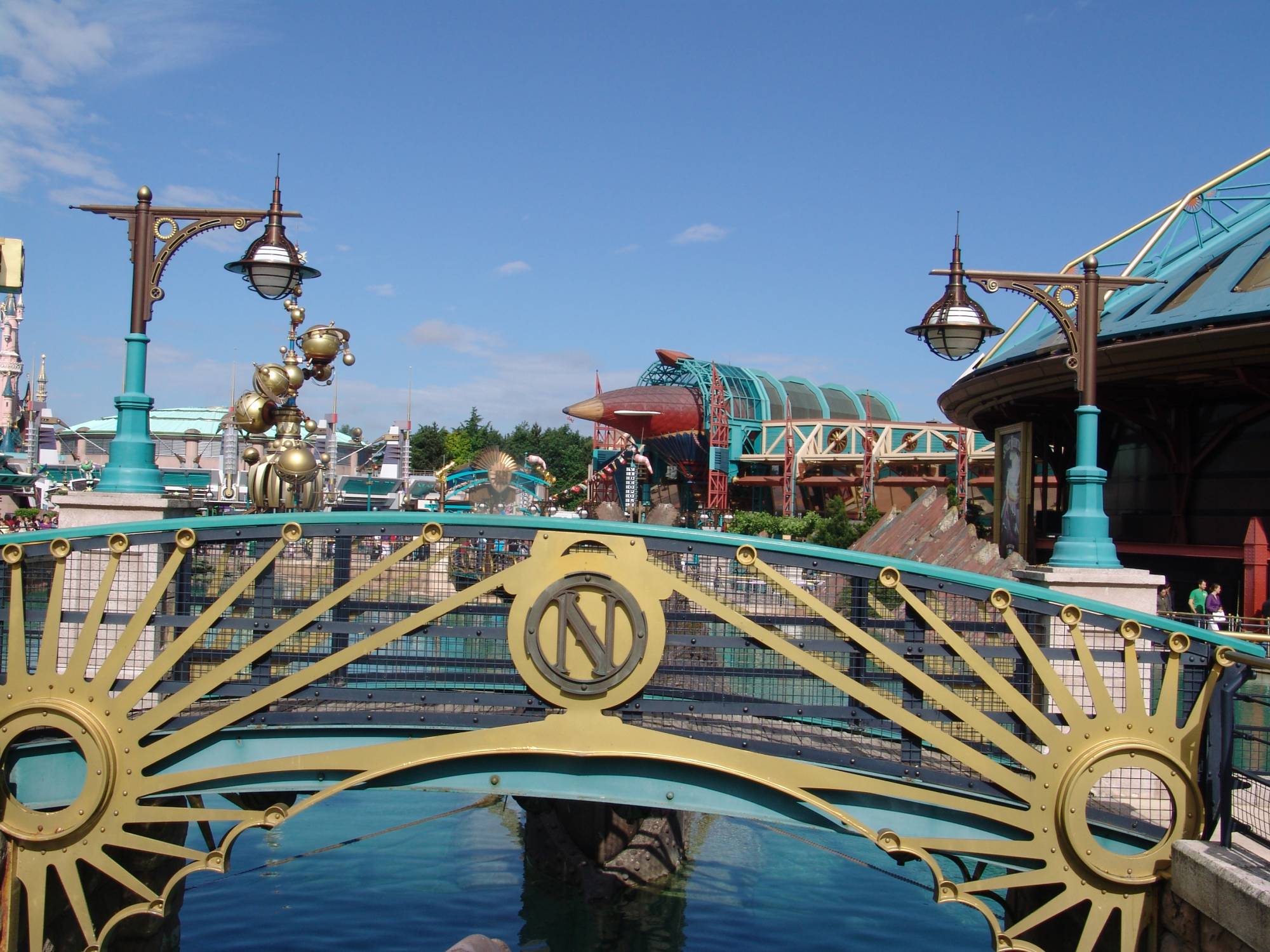 Disneyland Paris - Nautilus bridge