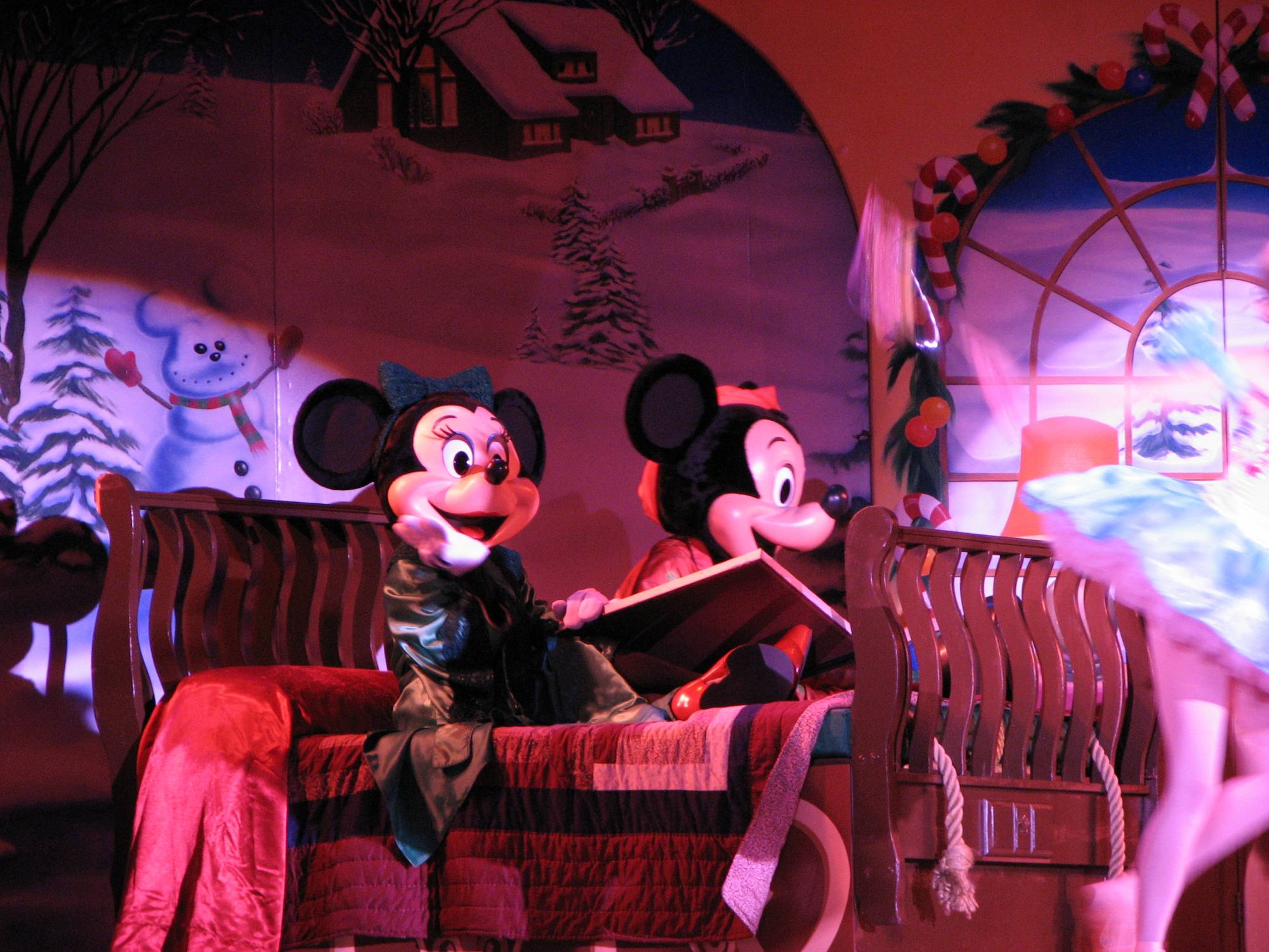 Magic Kingdom - Mickey's Twas the Night Before Christmas Show