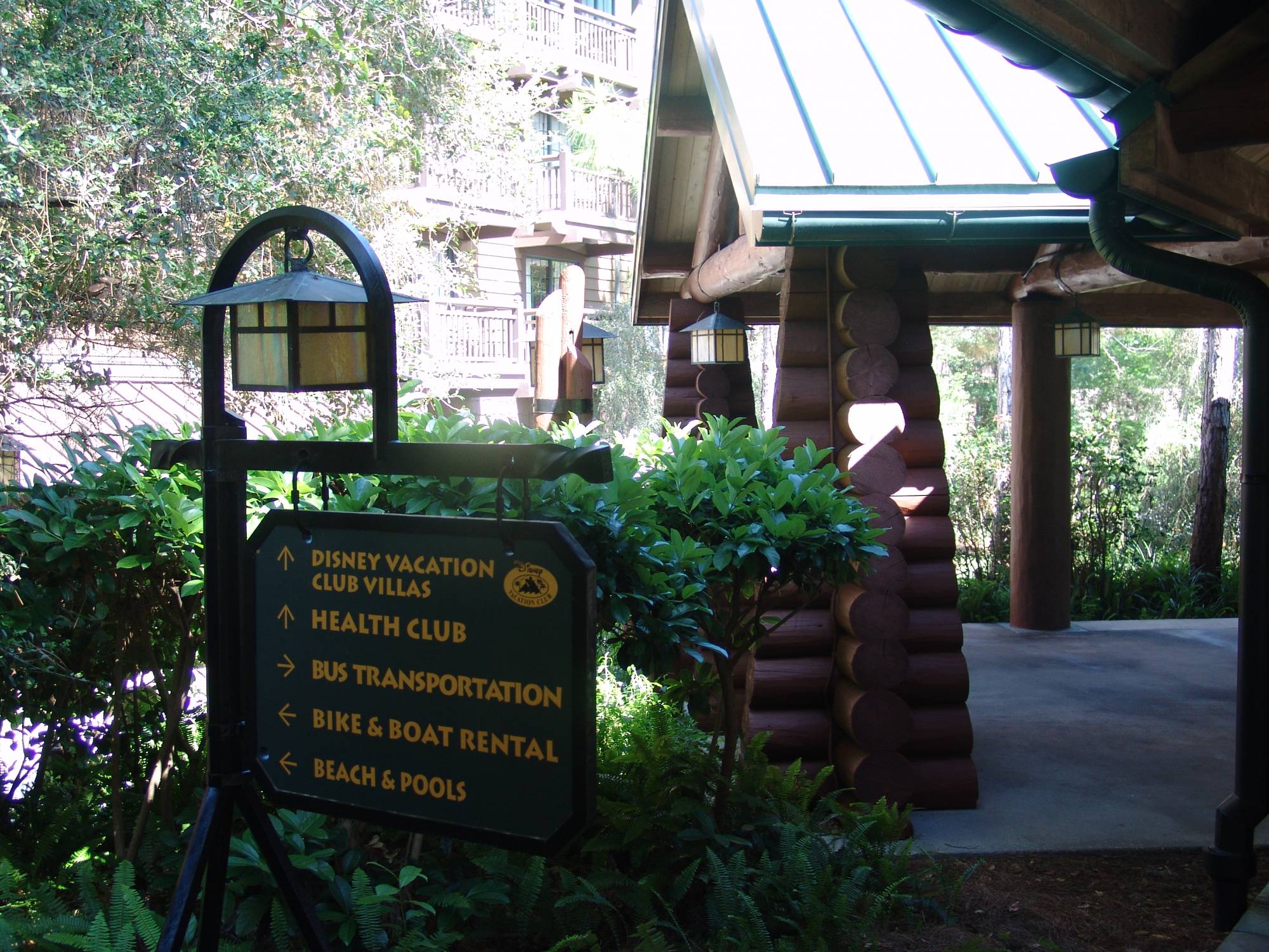 Wilderness Lodge - entrance