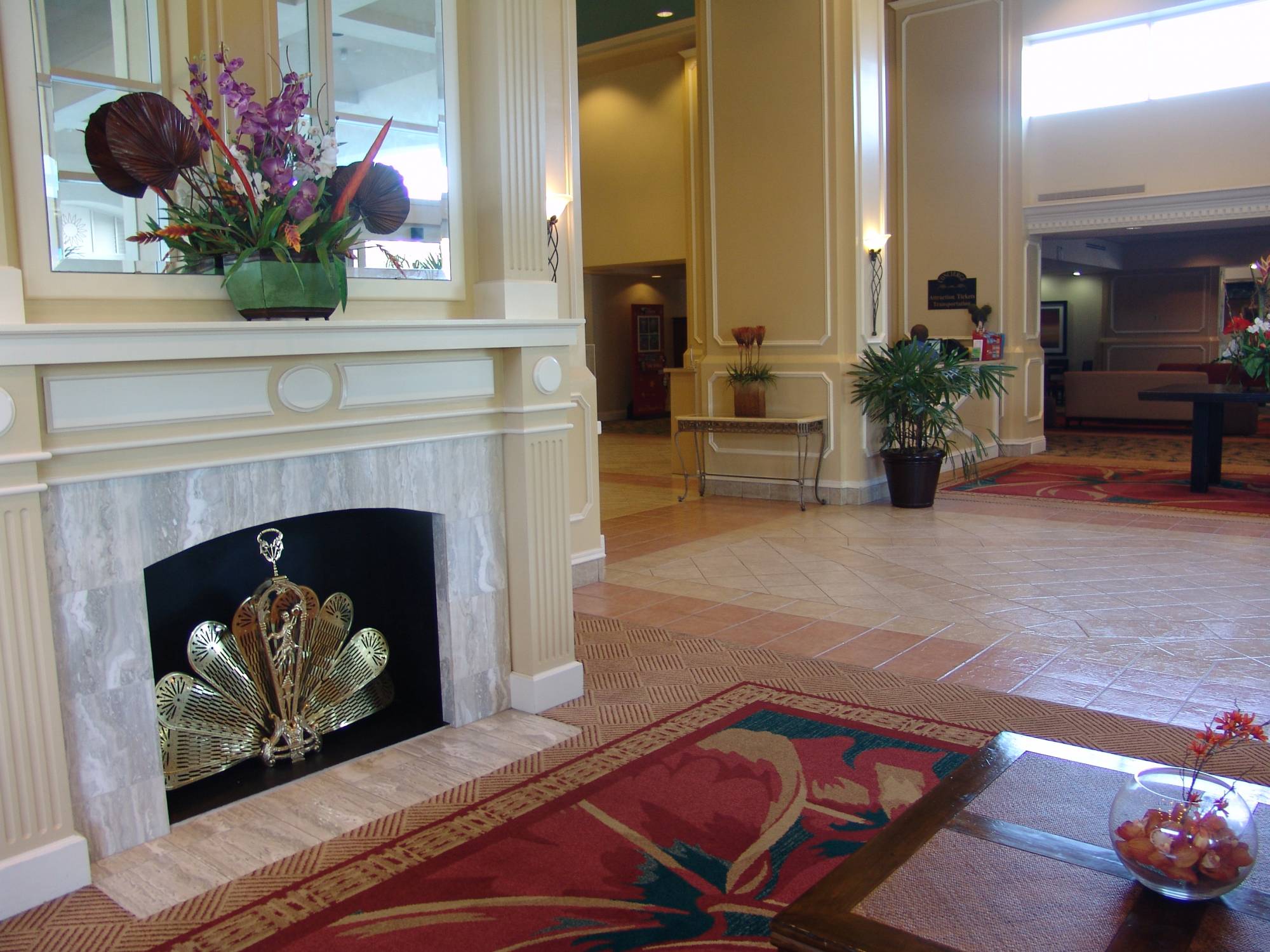 Royal Plaza Hotel - lobby