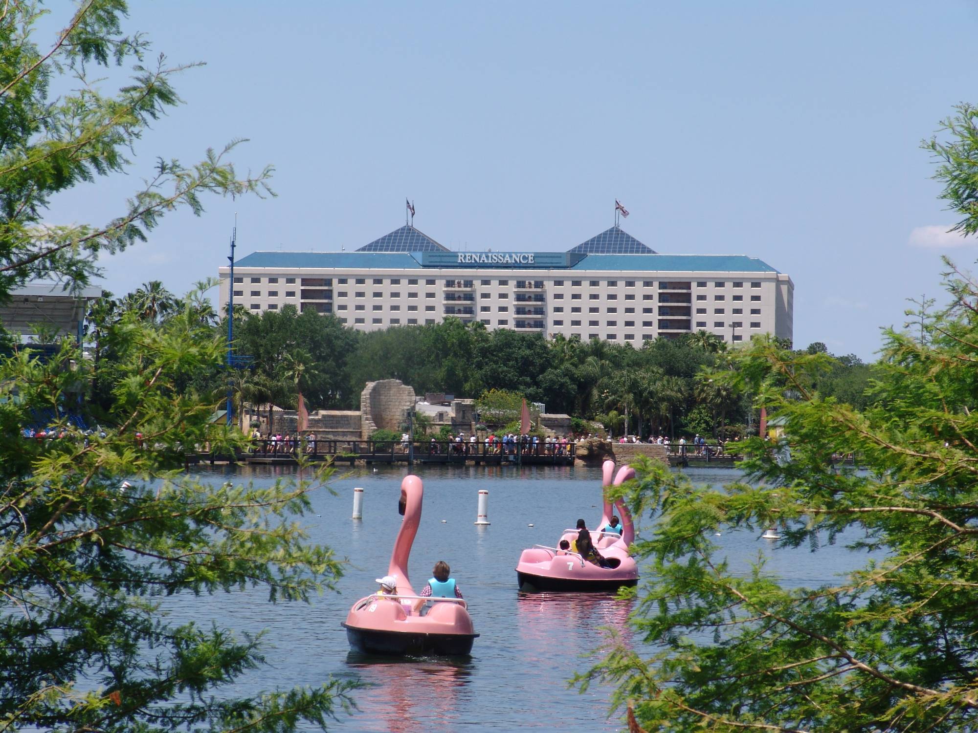 SeaWorld - Renaissance hotel