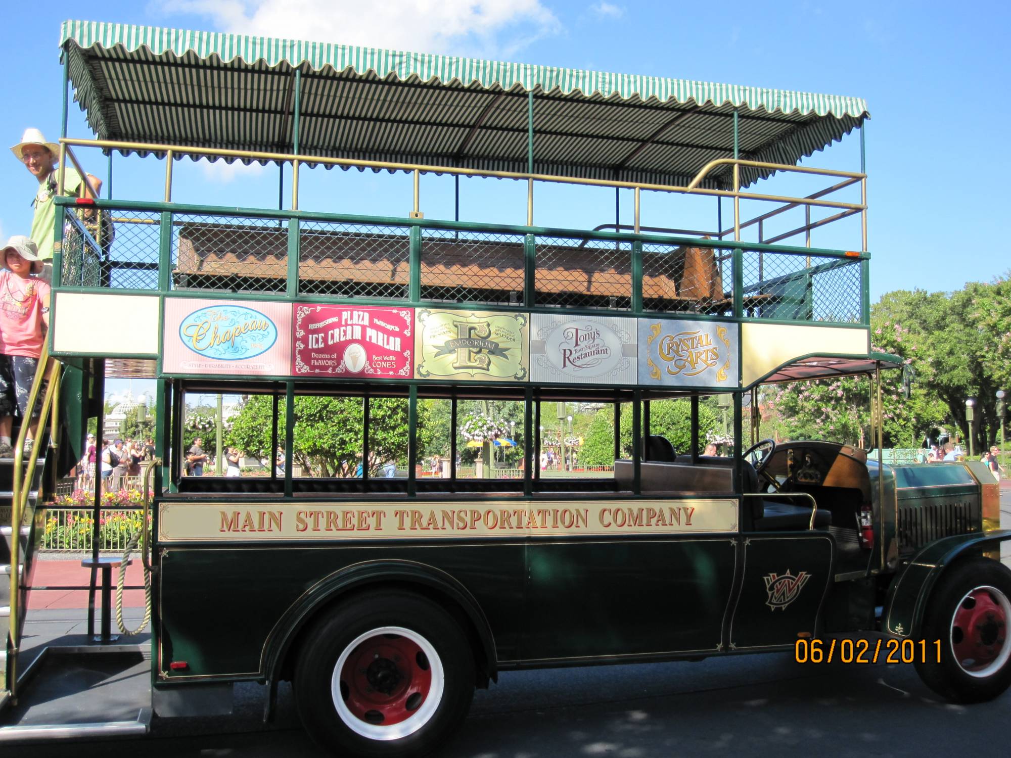 A Little Known Attraction, Double Decker Bus to the Castle!