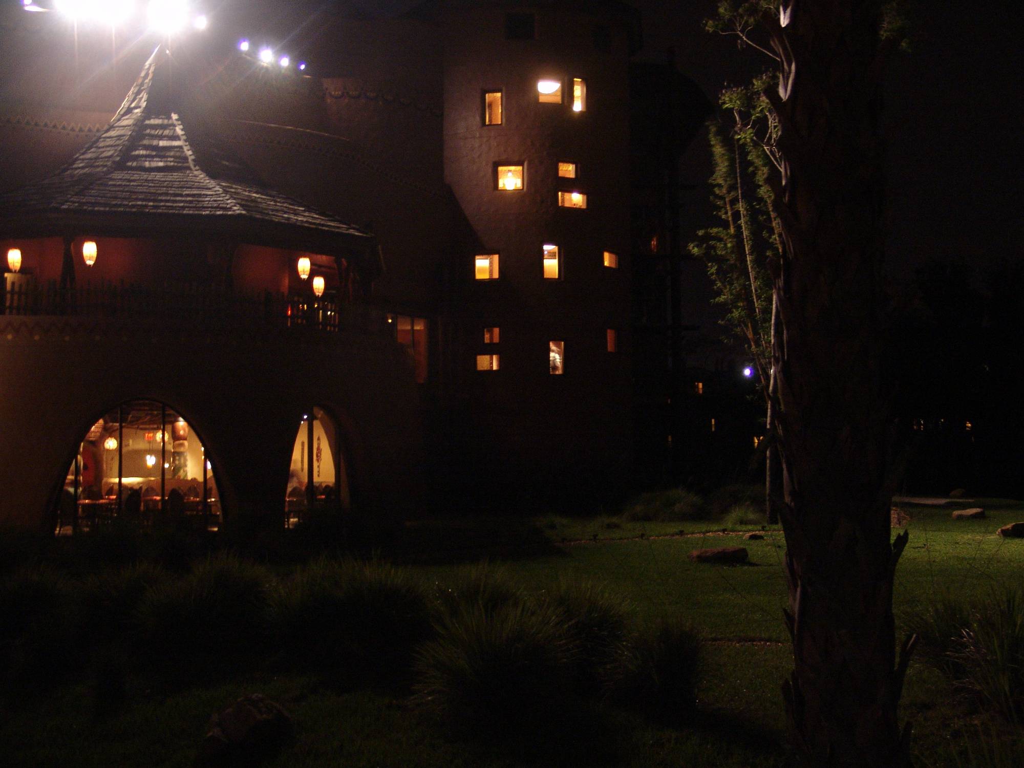 Animal Kingdom Lodge - Kidani Village at night
