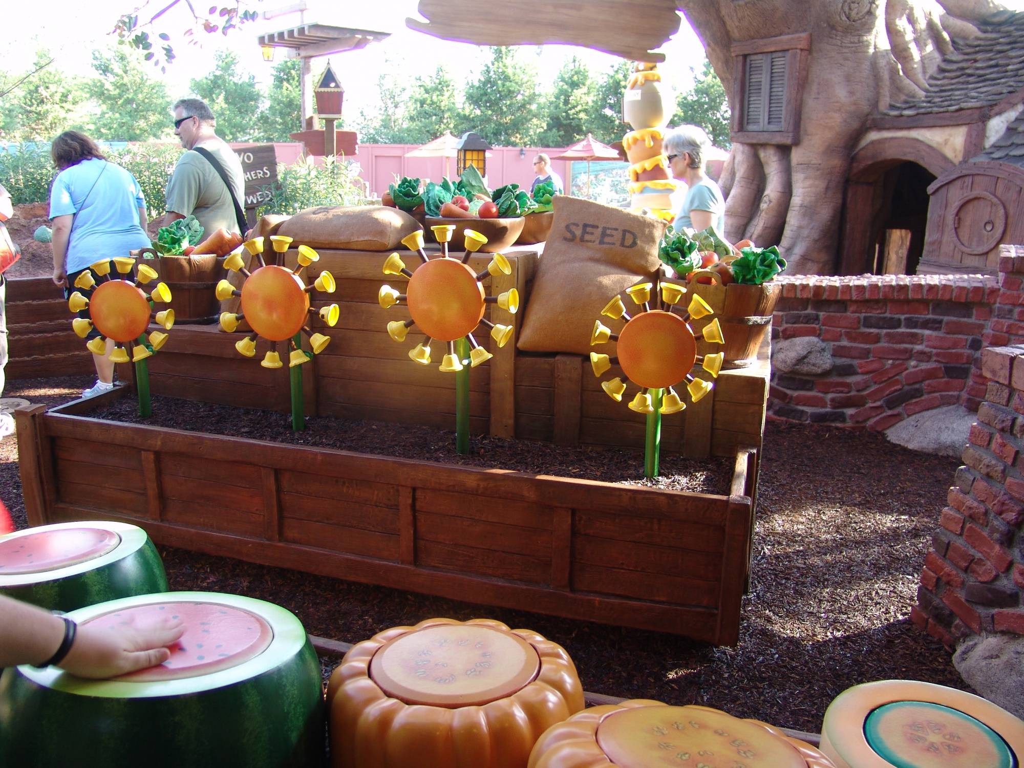 Magic Kingdom - Winnie the Pooh queue