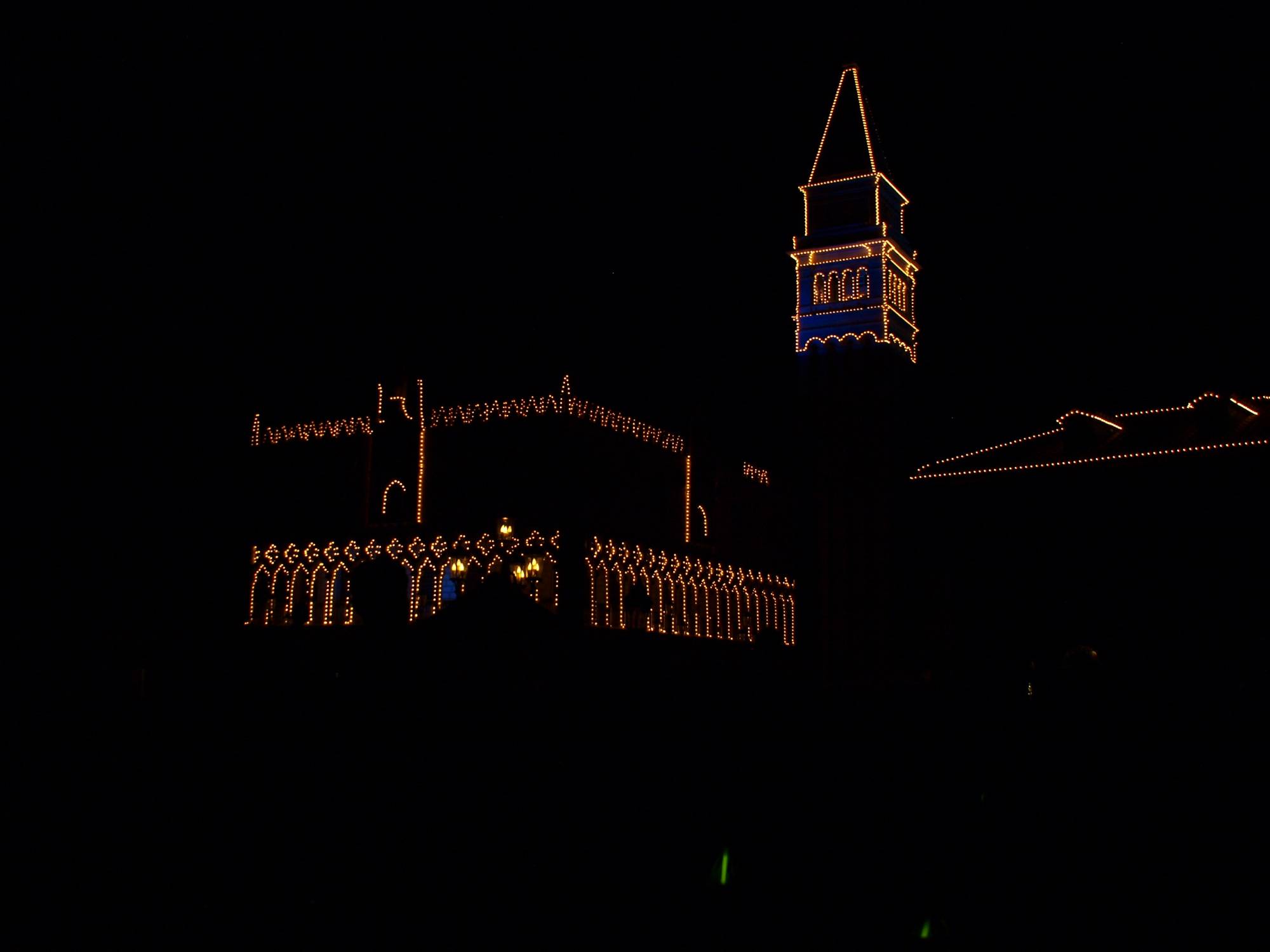 Outline Lights during Illuminations