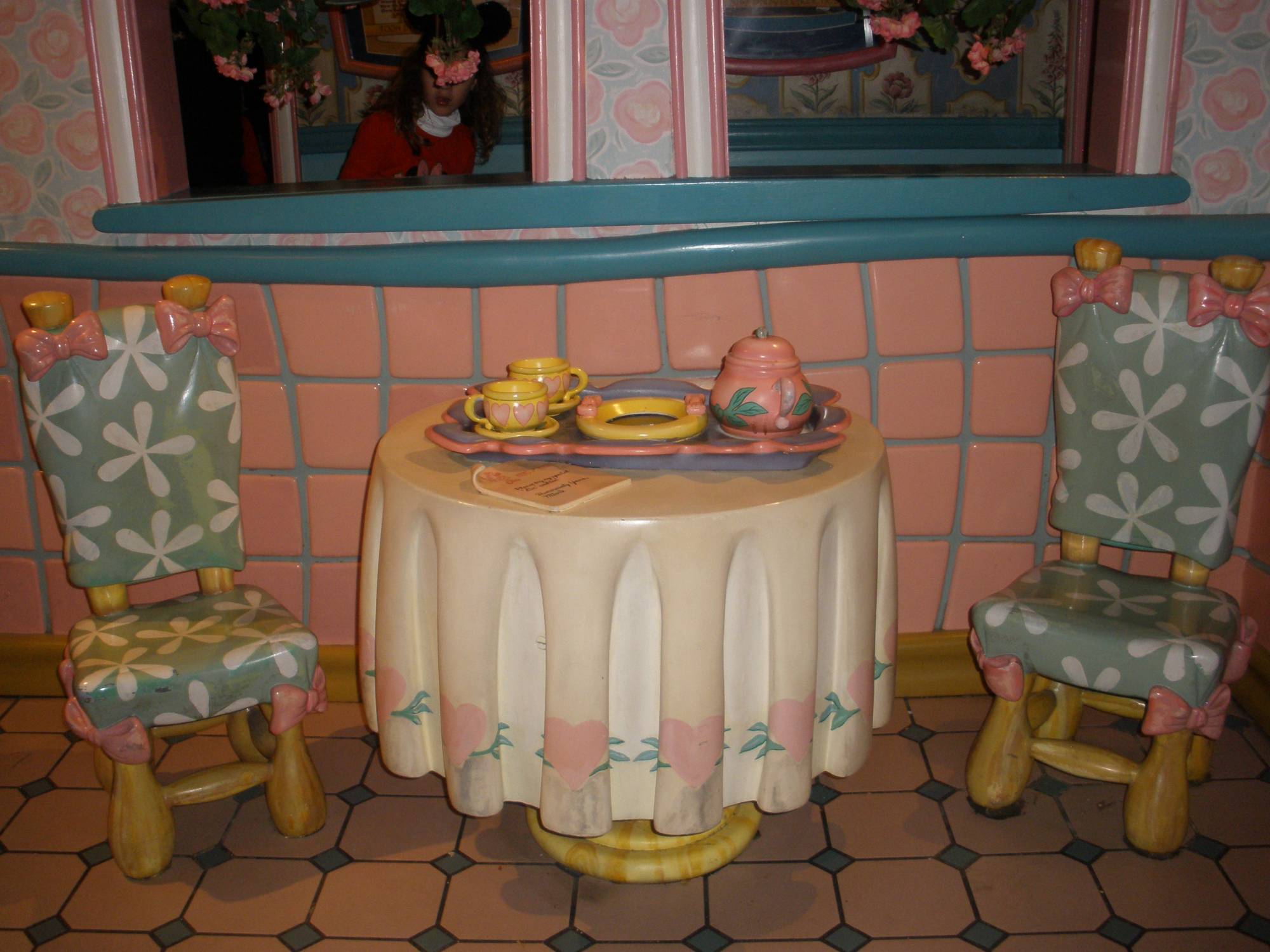 Minnie's house - kitchen table