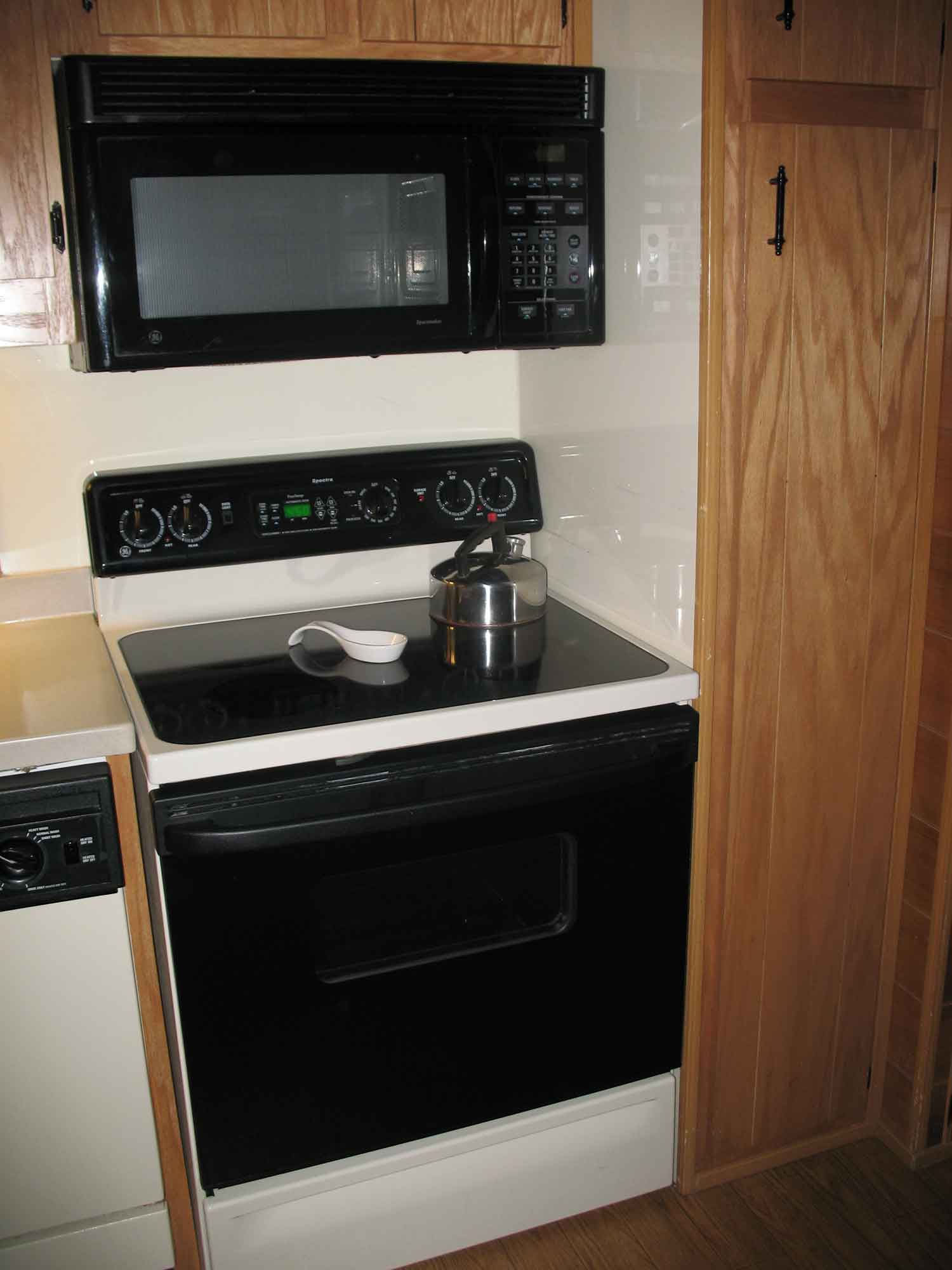 Fort Wilderness Cabin Kitchen Detail - stove