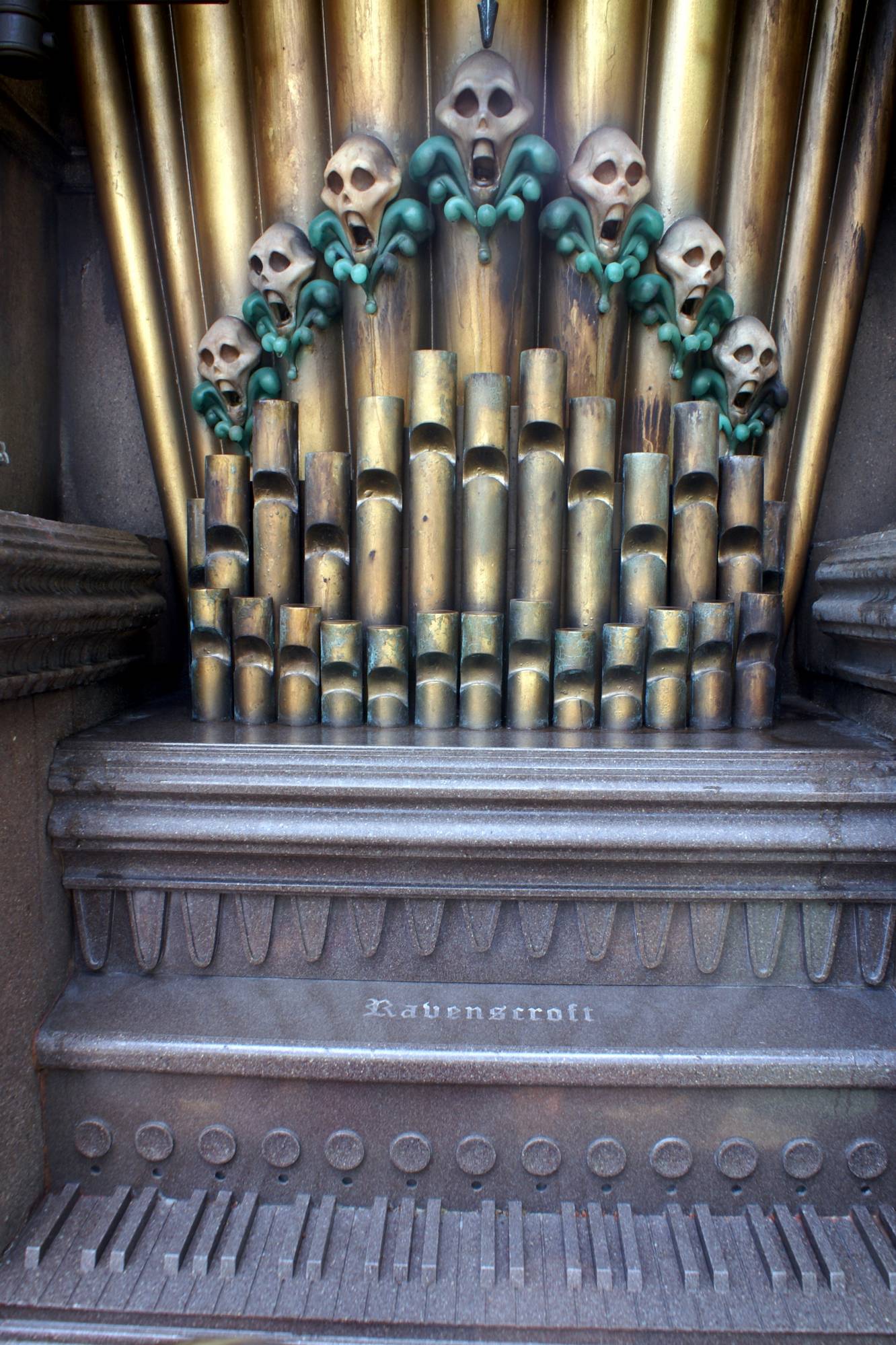 Organ in Interactive Queue at Haunted Mansion