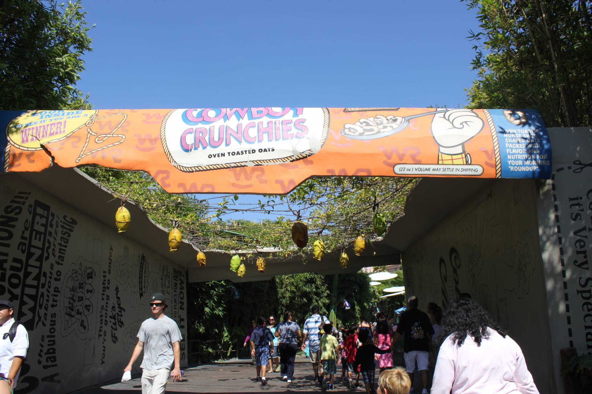 Disney California Adventure - a bug's land &quot;entrance&quot;