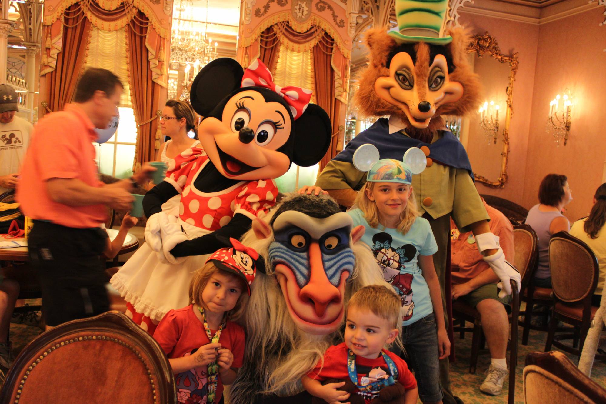 Disneyland - Plaza Inn friends (Minnie, Rafiki and Foulfellow)