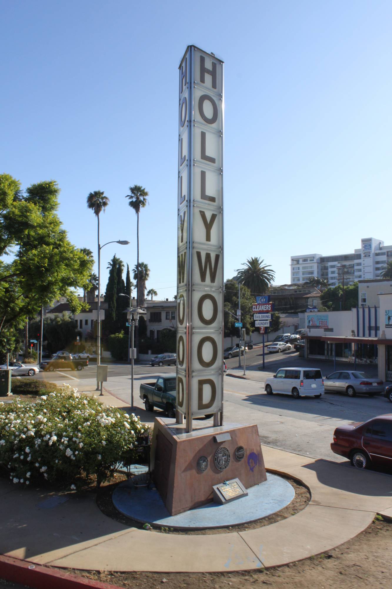 Hollywood marker sign