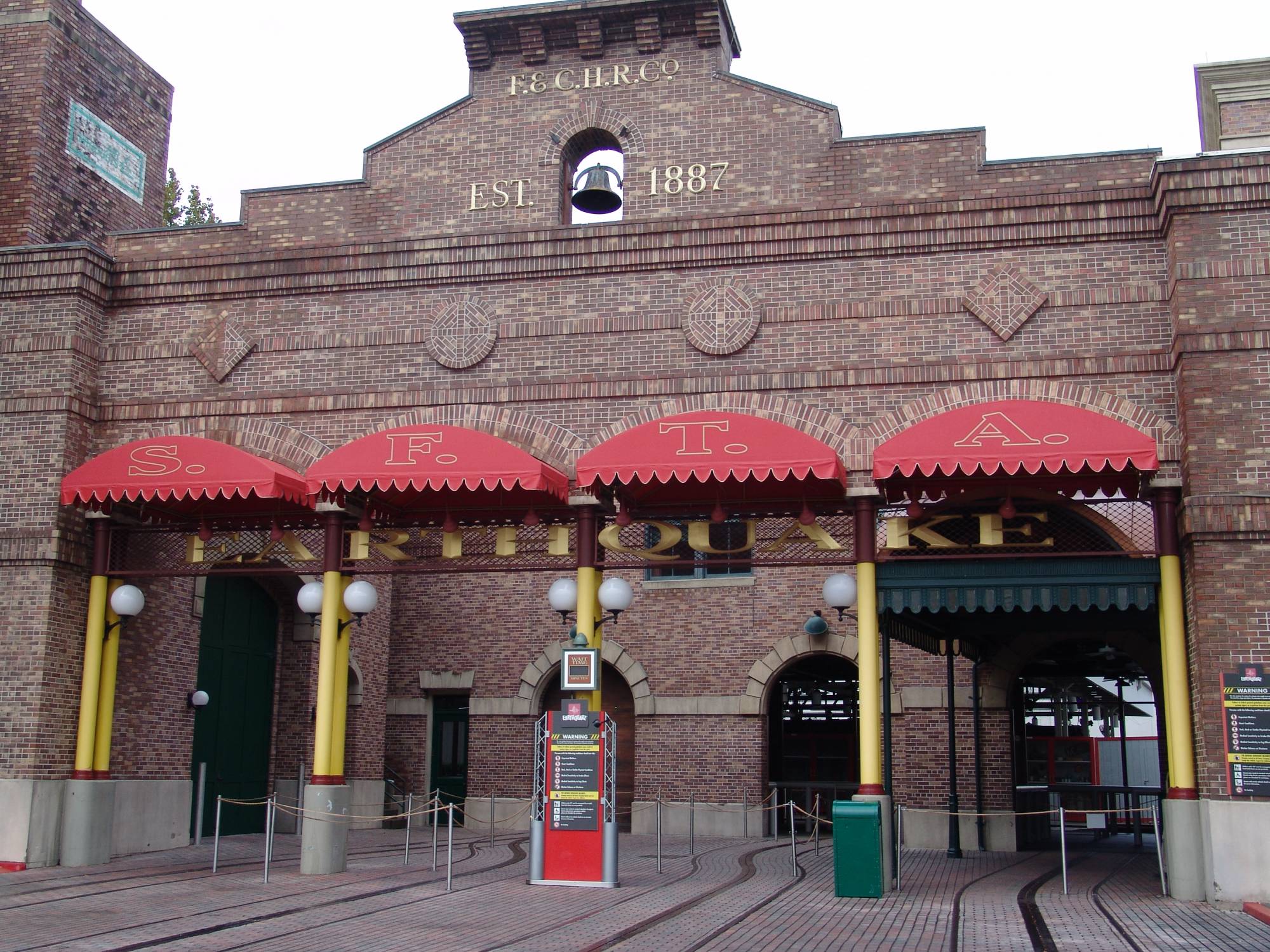 Universal Studios - entrance to Earthquake