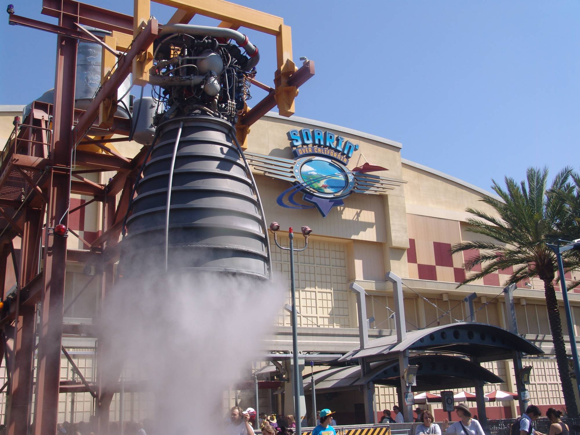 California Adventure - cooling off outside Soarin'