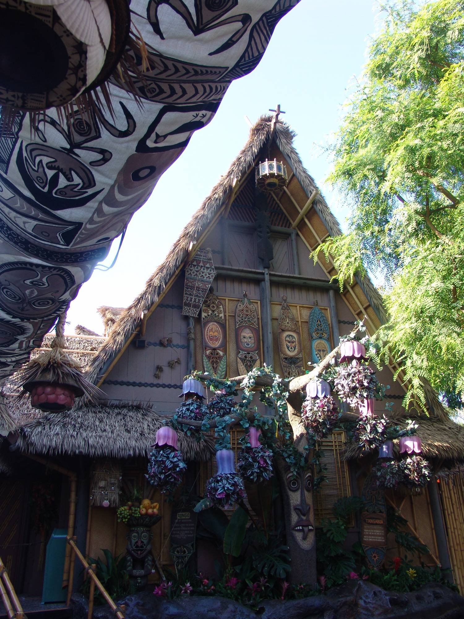 Disneyland Park - Enchanted Tiki Room