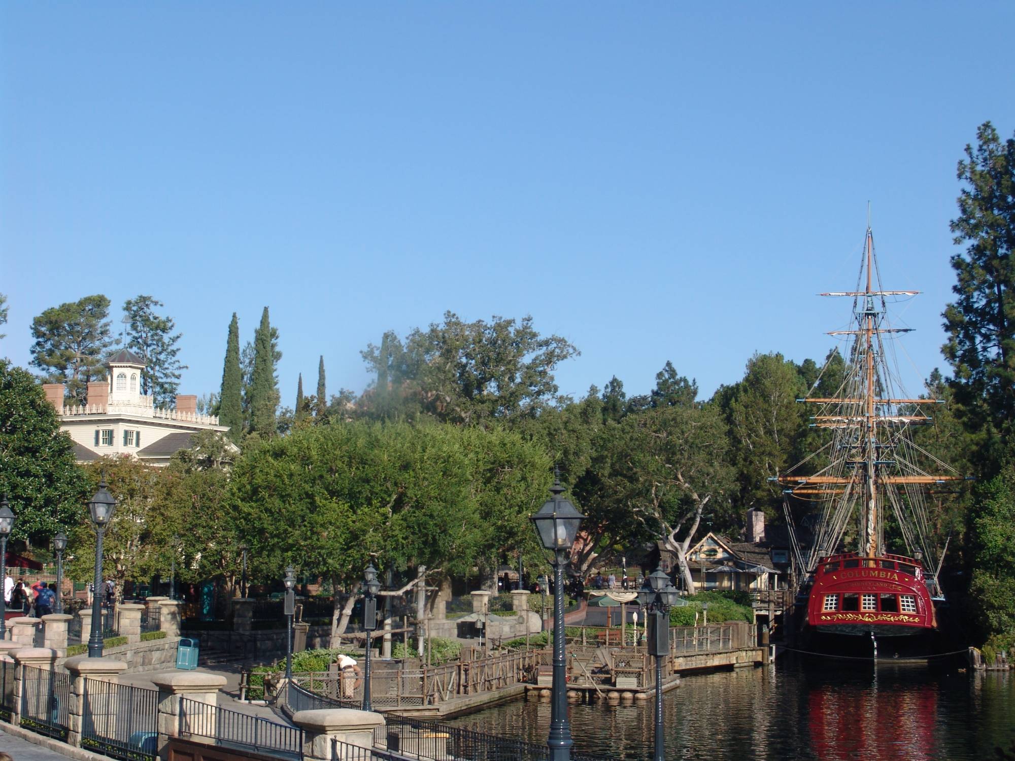 Disneyland Park - Sailing Ship Columbia
