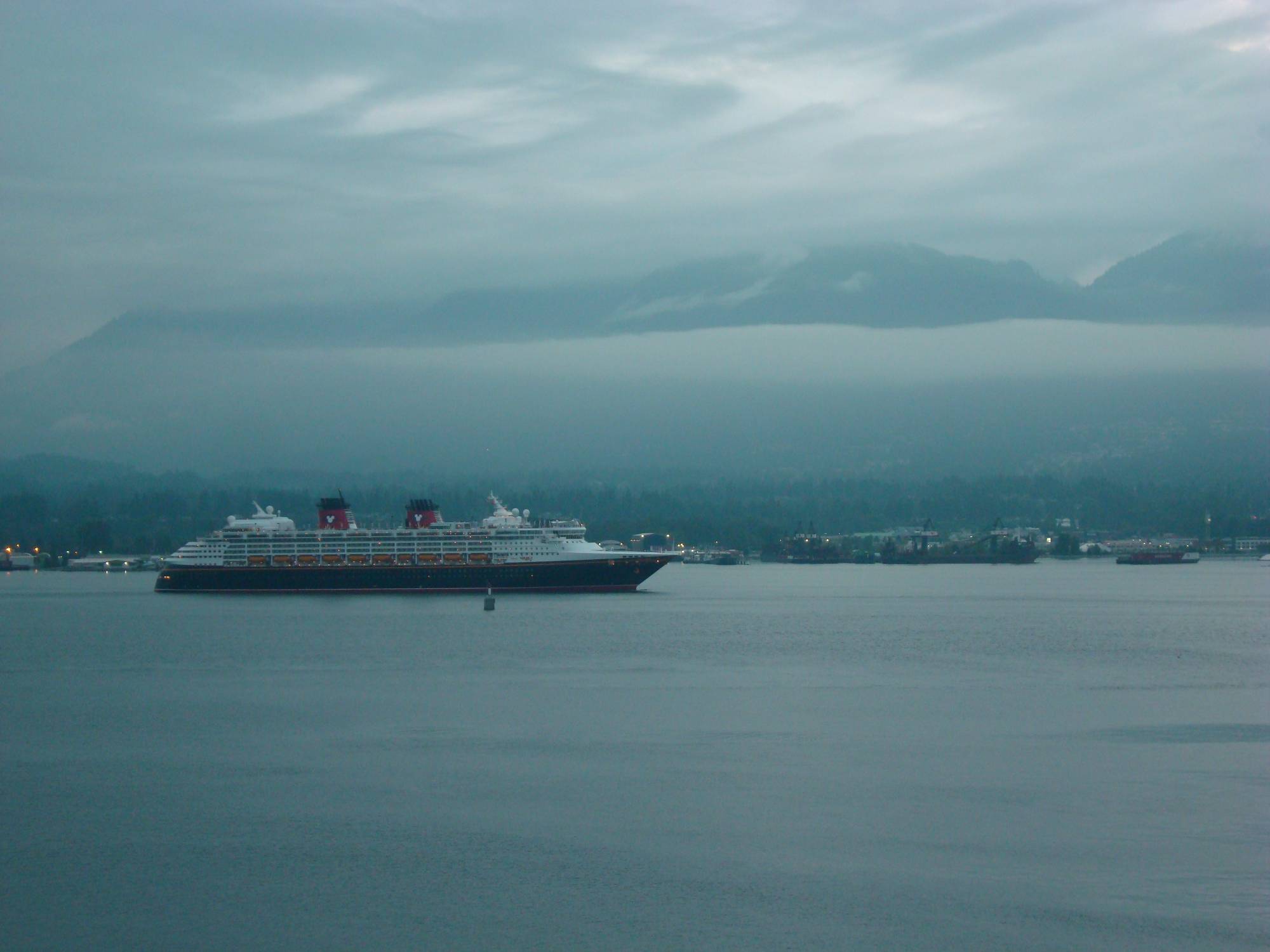 Vancouver - Disney Wonder arriving