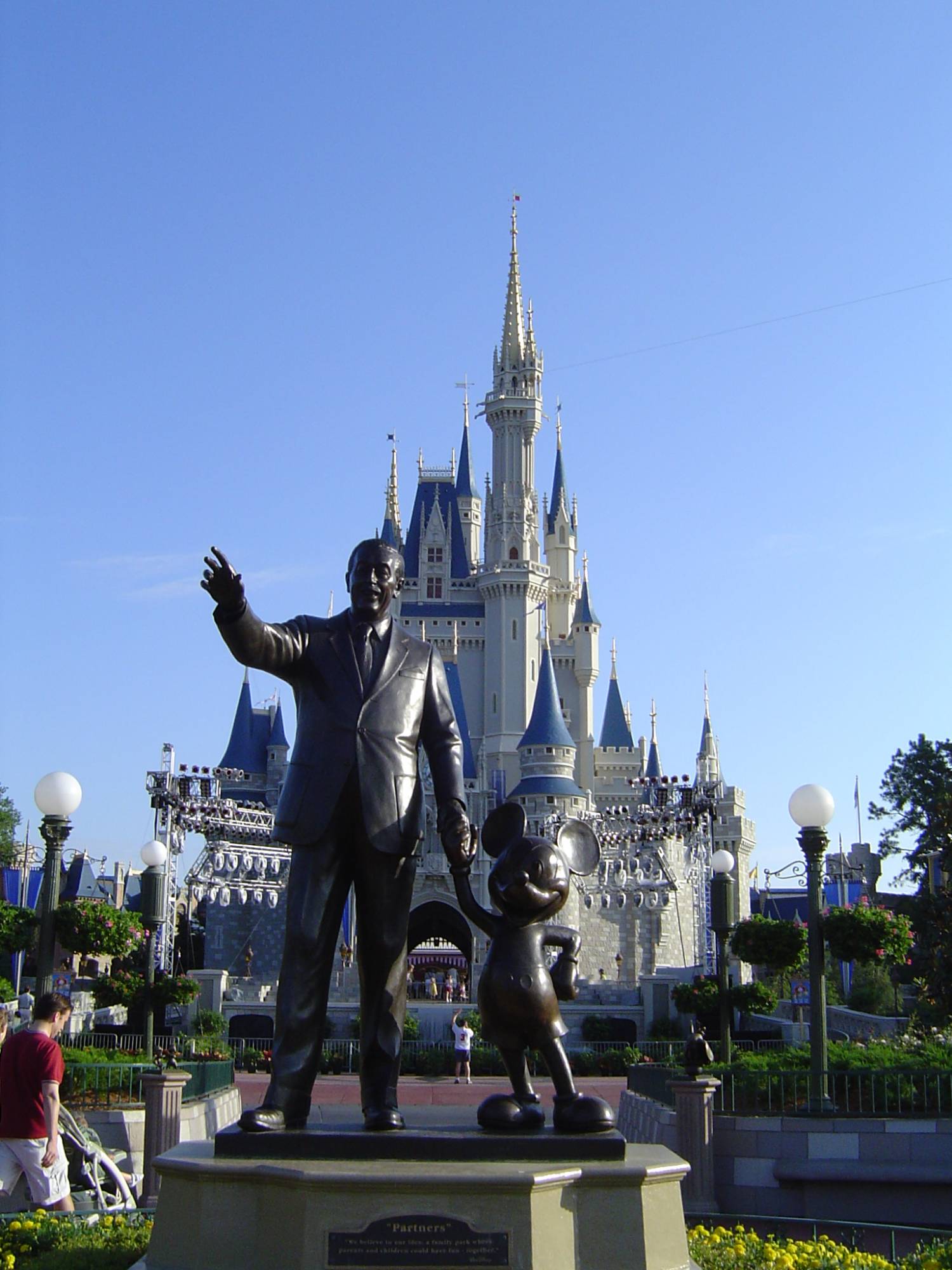 Magic Kingdom - Cinderella's Castle and partners statue