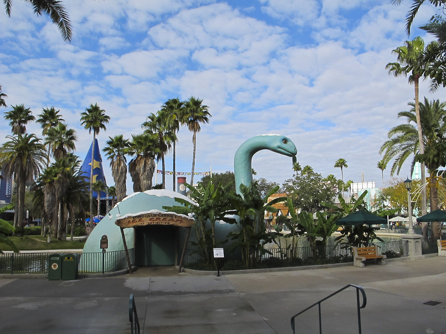 Disney Hollywood Studios - Dinosaur Gerties
