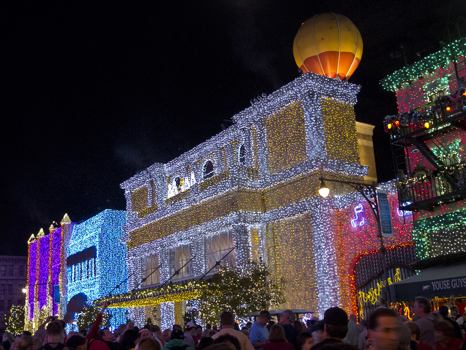 Disney Hollywood Studios - Osborne Spectacle of Lights