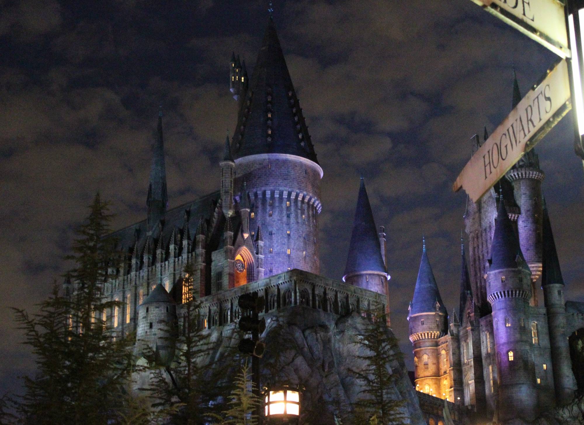 Islands of Adventure - Hogwarts at Night