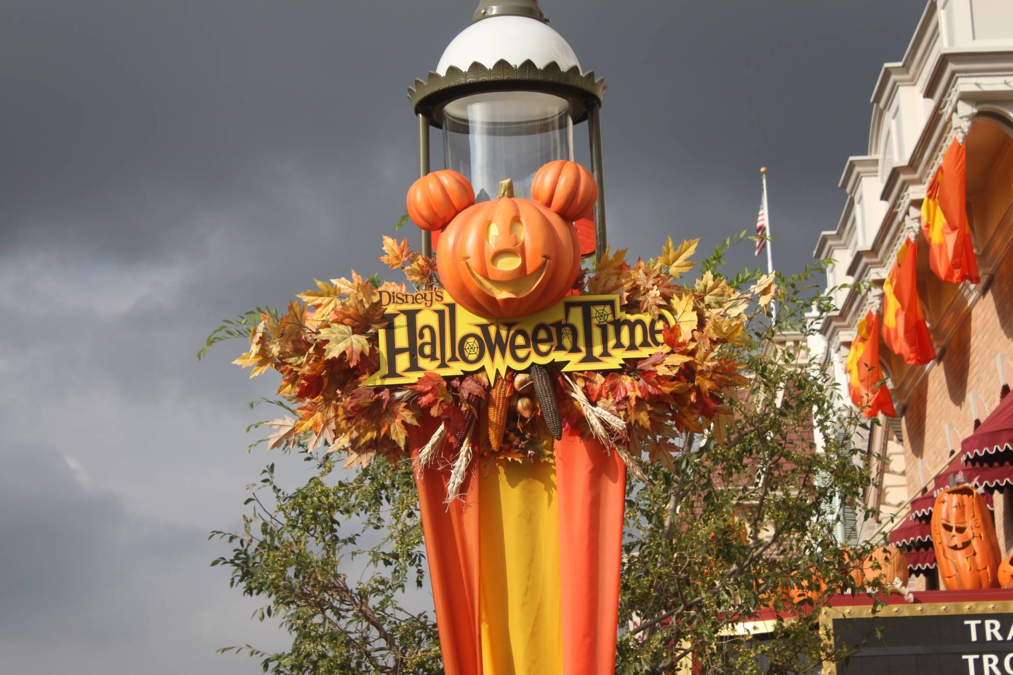Disneyland Park - Mickey's Halloween Party Lamppost Sign