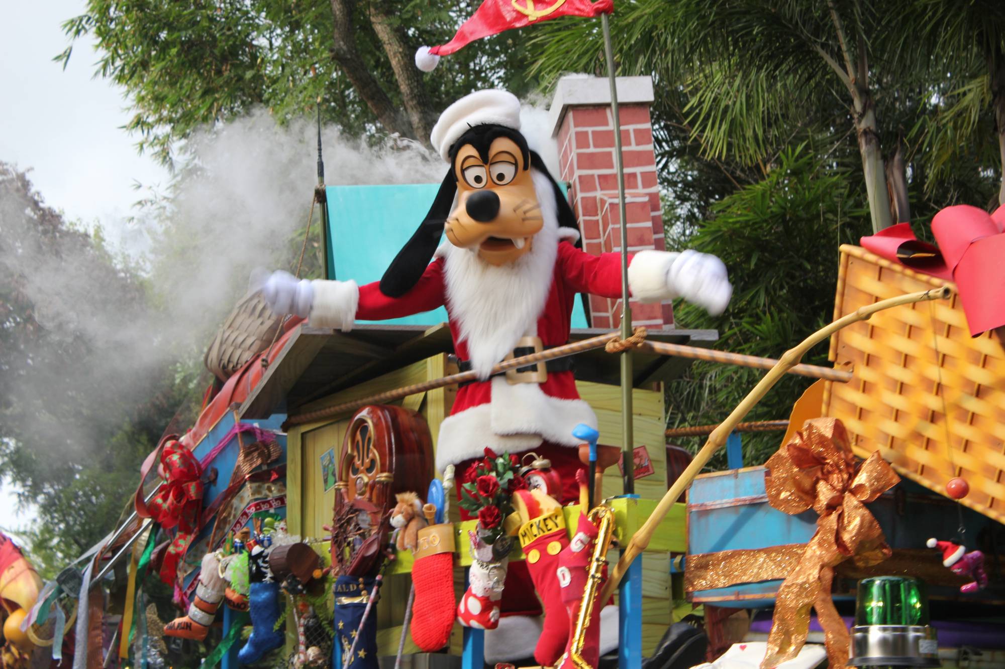 Animal Kingdom - Mickey's Jingle Jungle Parade