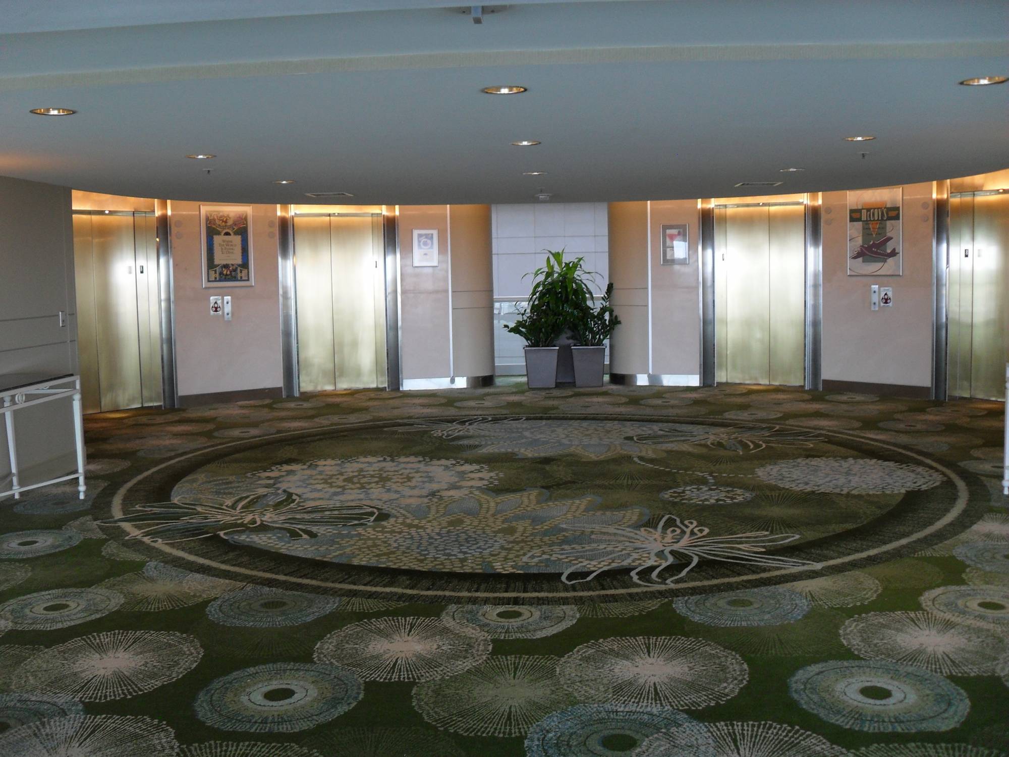 Hyatt Regency Orlando Airport, hallway