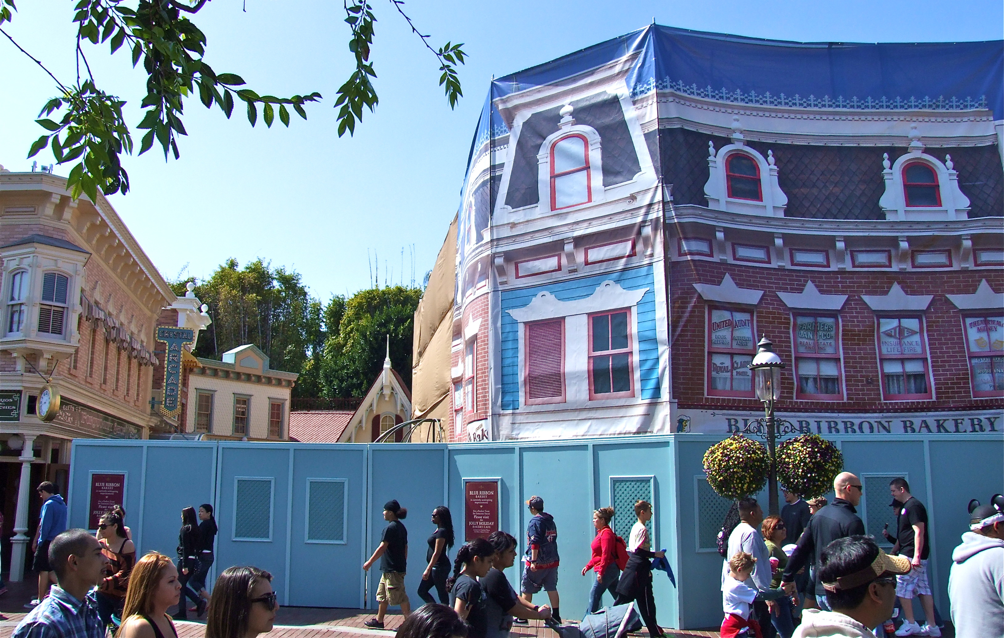 Carnation Cafe Construction Screen