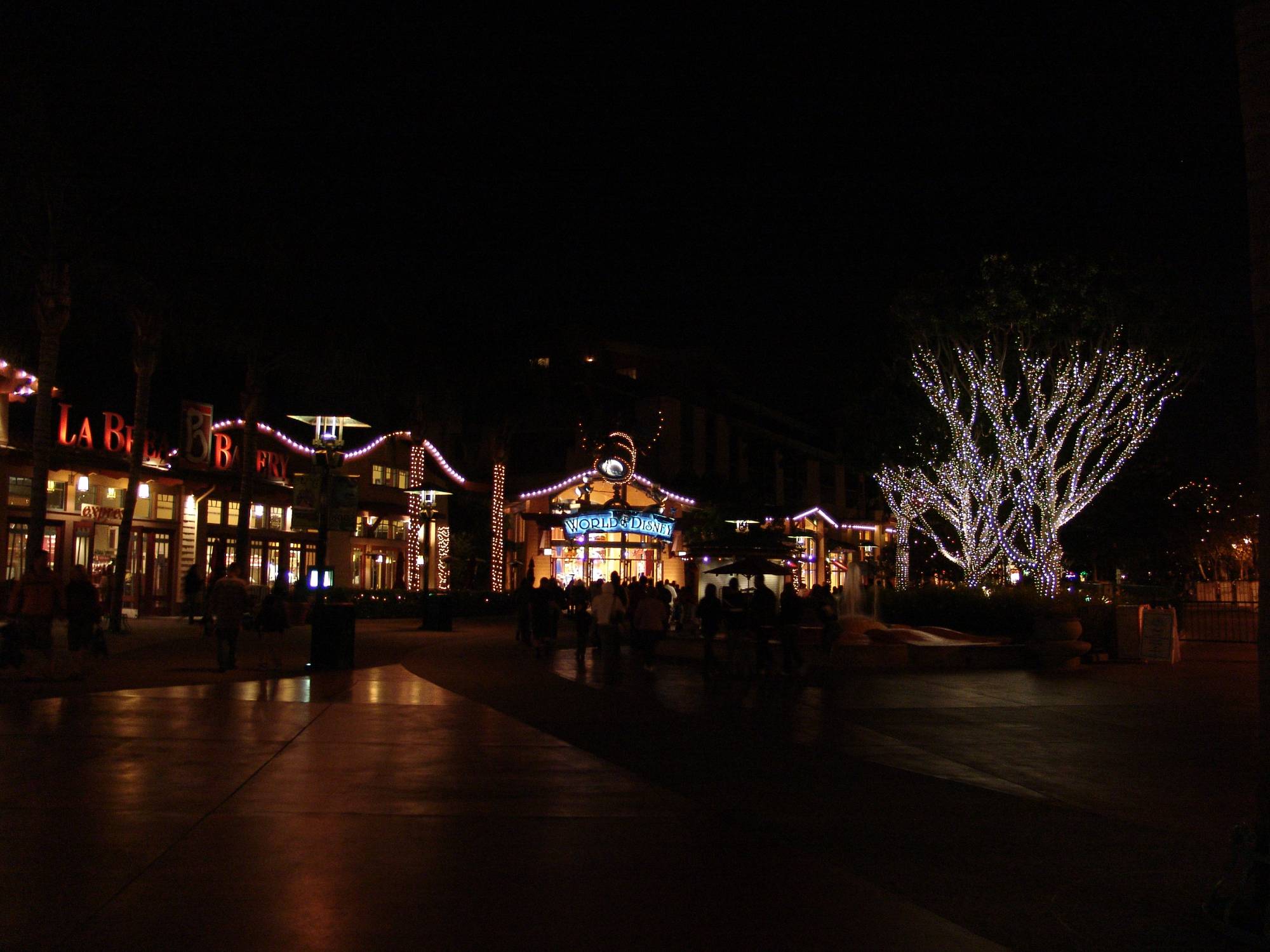 Downtown Disney - World of Disney and La Brea Bakery