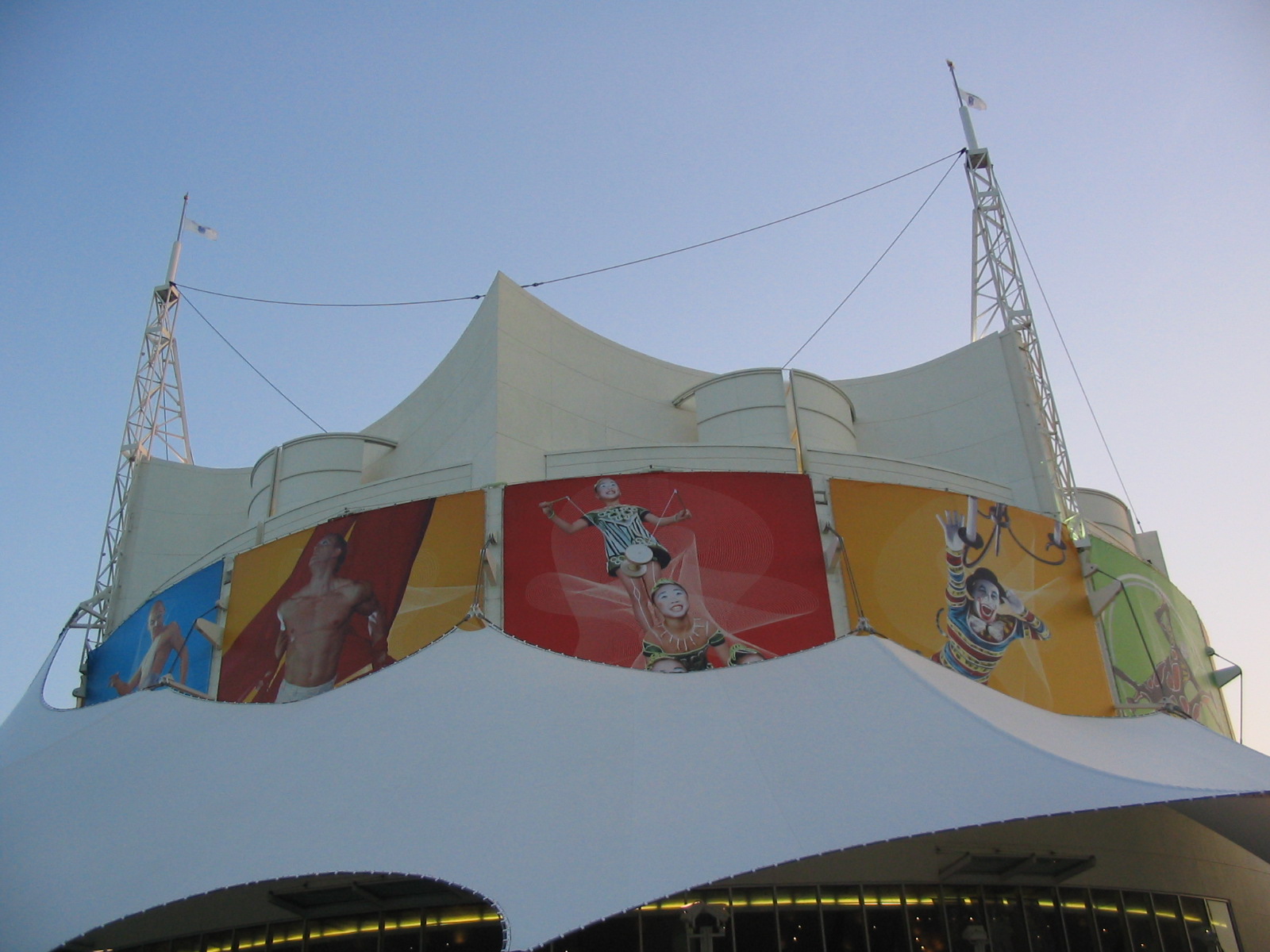 Downtown Disney - Cirque du Soleil La Nouba