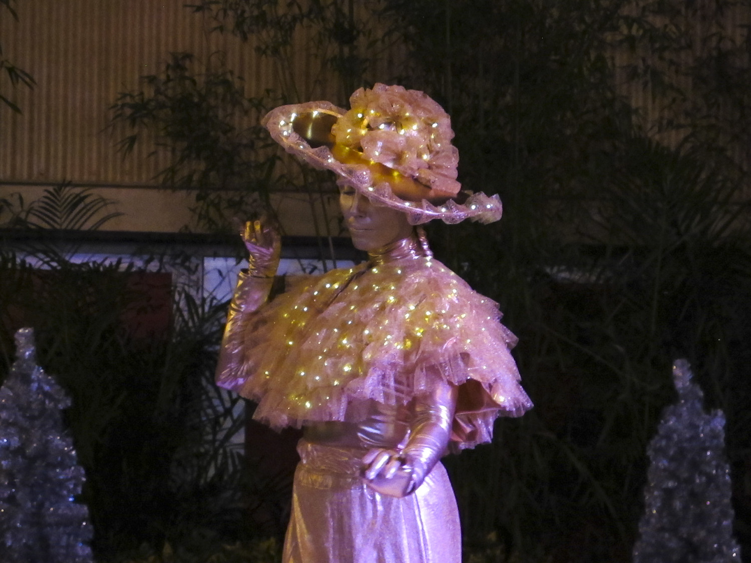 Downtown Disney - West Side entertainers