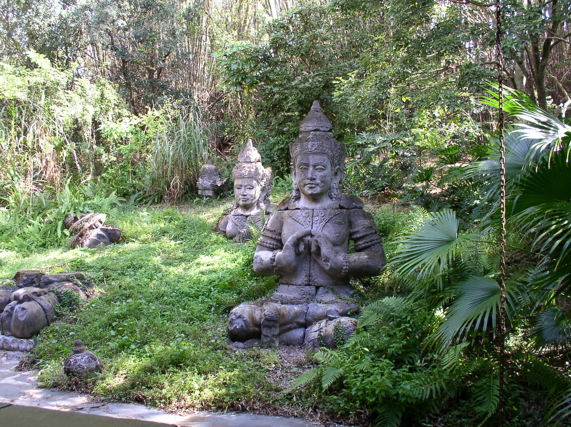 Animal Kingdom - Statues in Asia