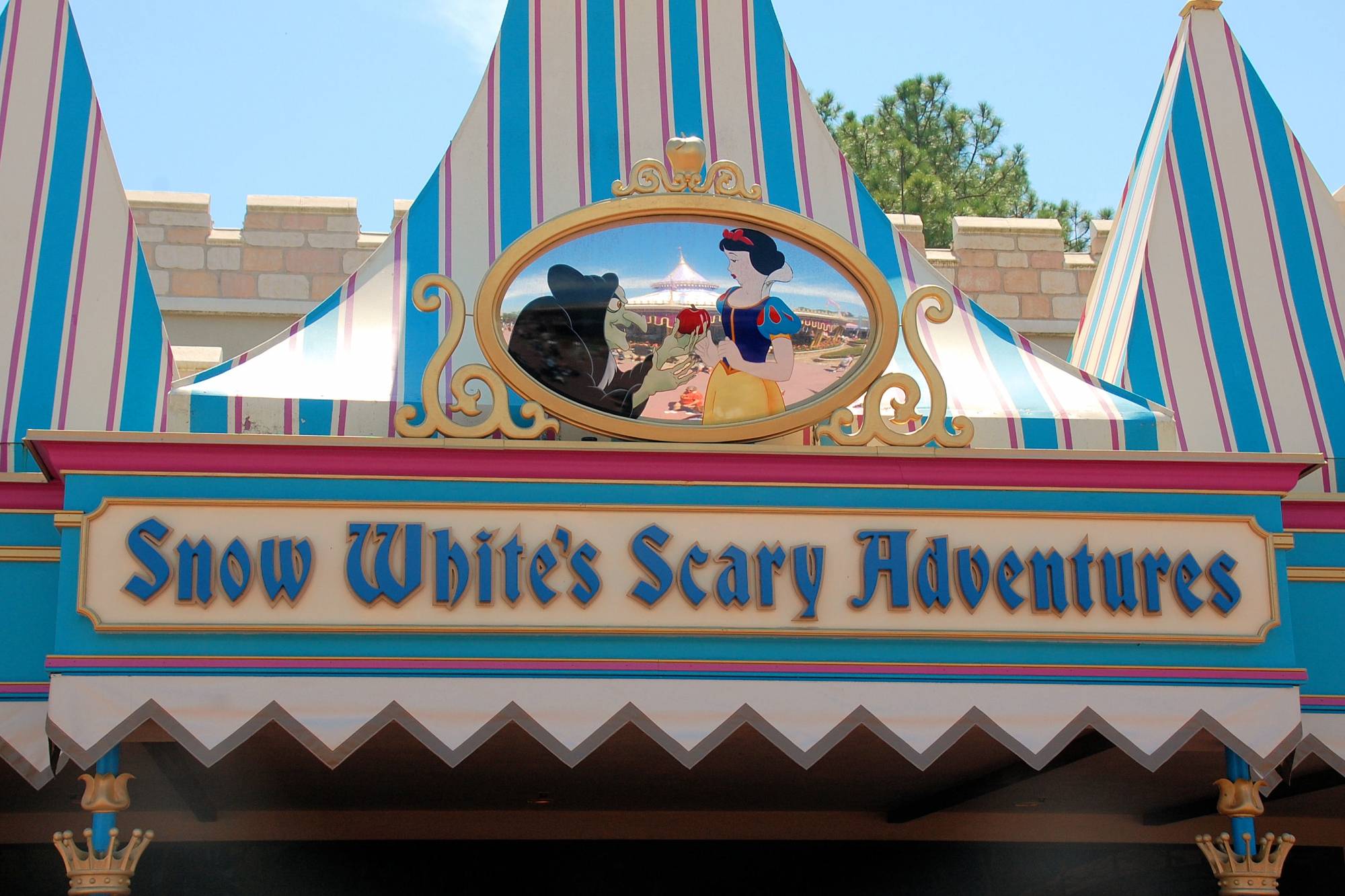 Snow White's Scary Adventures