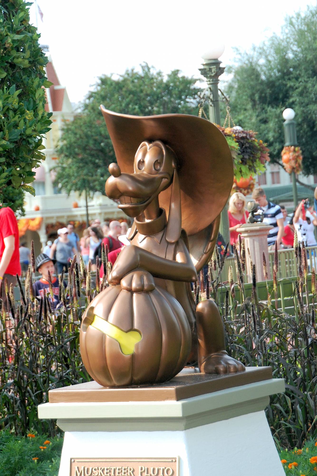 Pluto Halloween Statue