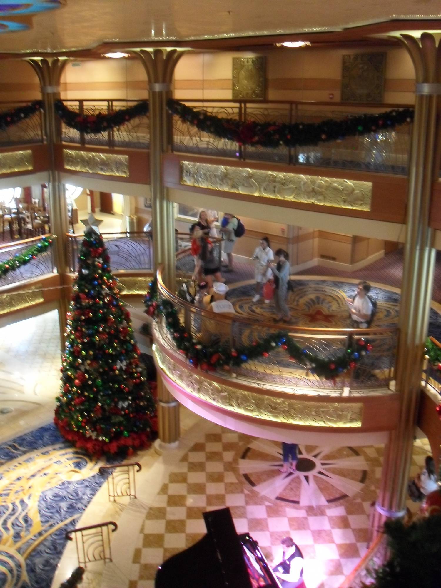Atrium - Christmas Decorations